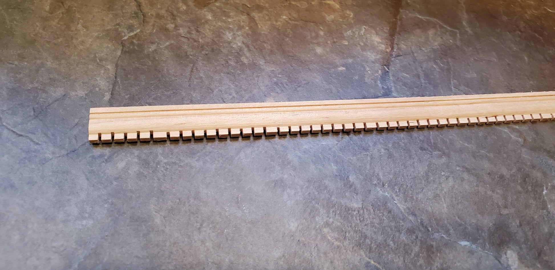 Dollhouse Miniatures Dentil Crown Molding Cornice Trim 7/16" tall x 18" 1:12