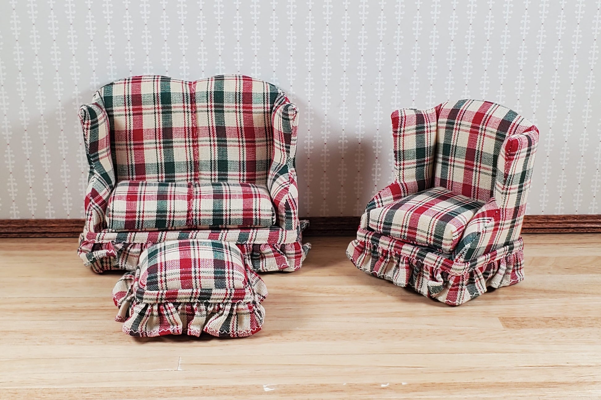 Dollhouse Small Sofa Chair Ottoman Red Green Plaid 1:12 Scale Miniature Furniture