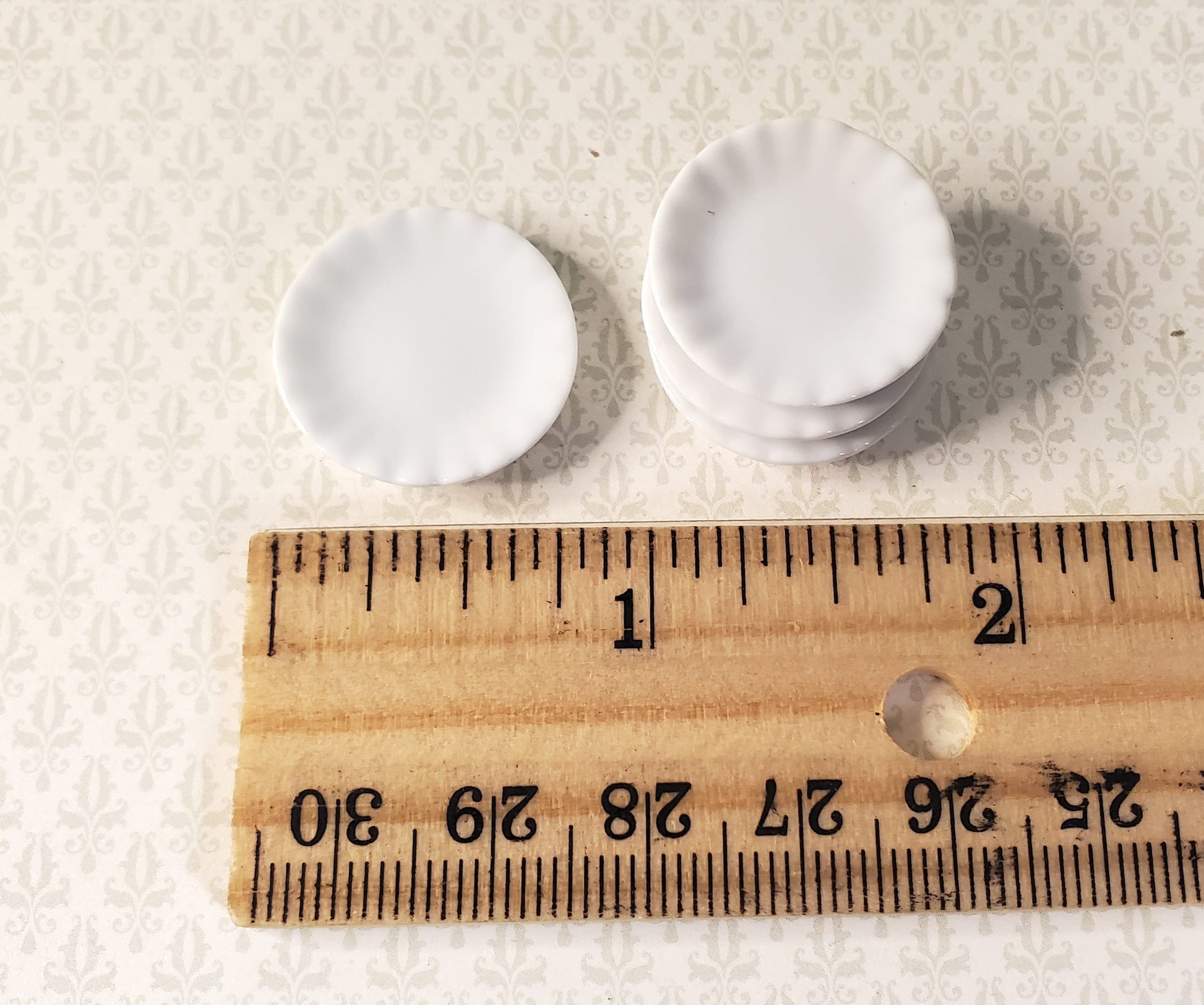 Dollhouse White Fluted Edge Ceramic Dinner Plates Set of 4 1:12 Scale Miniatures