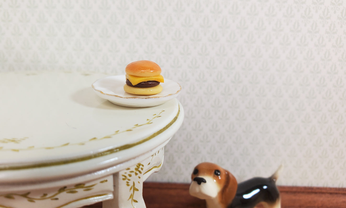 Dollhouse Plain Cheeseburger 1:12 Scale Miniature Food Kitchen