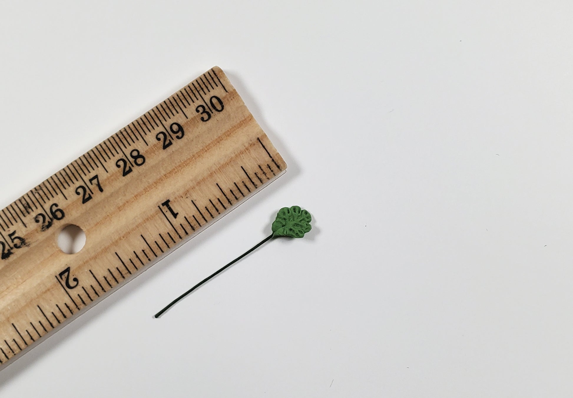 Dollhouse Green Leaves Long Stem Set of 10 Scalloped Edge 1:12 Scale Miniature