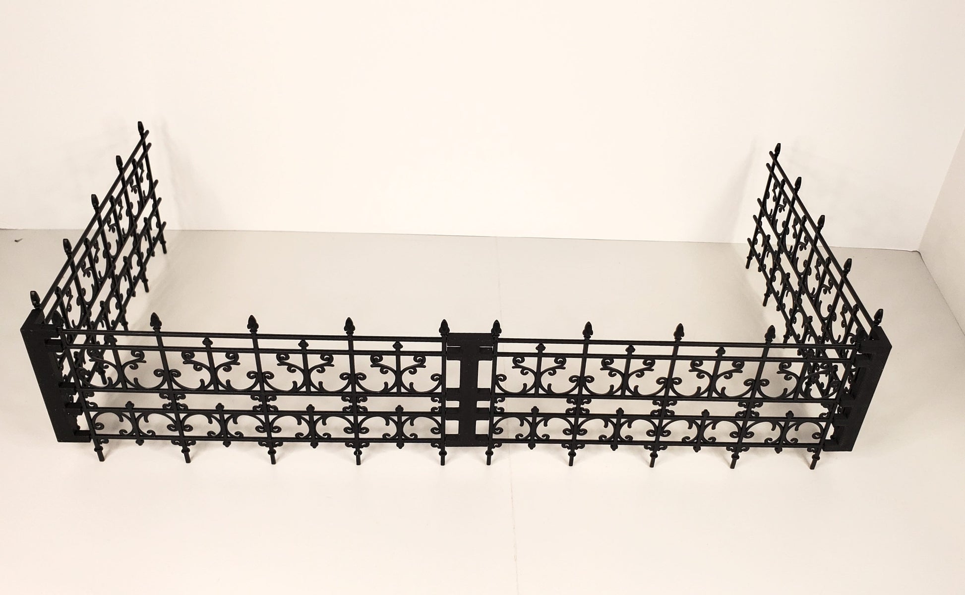 Miniature 4 Piece Fence Kit Black Victorian Georgian Style 1:12 Scale Dollhouse
