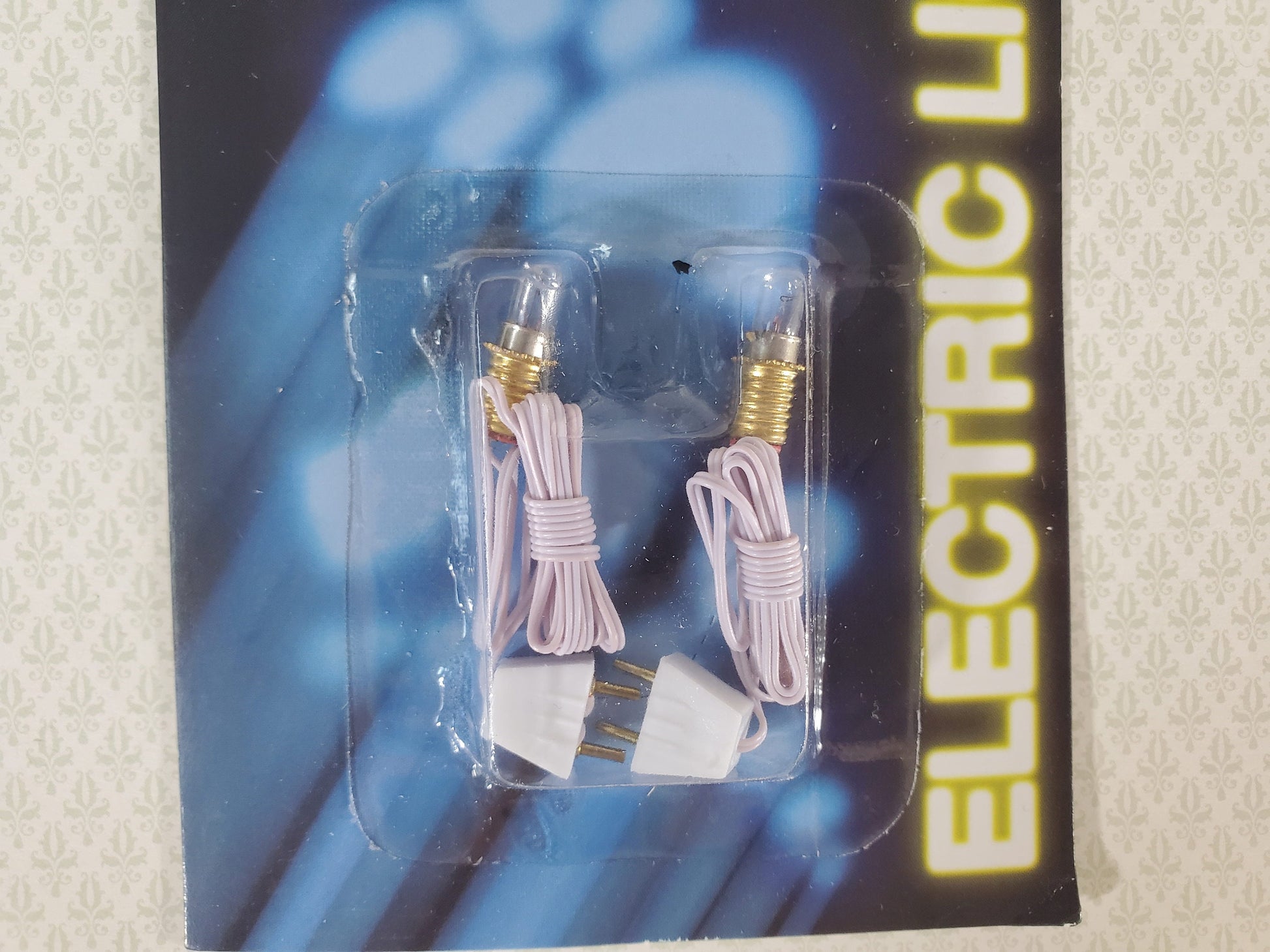 Dollhouse Screw Base Bulb Socket with Wire Plug & Replaceable Bulb x2 Miniatures DIY Lights