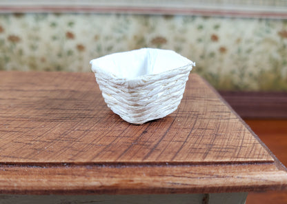 Dollhouse Square Cream Colored Rattan Basket 1:12 Scale Miniature