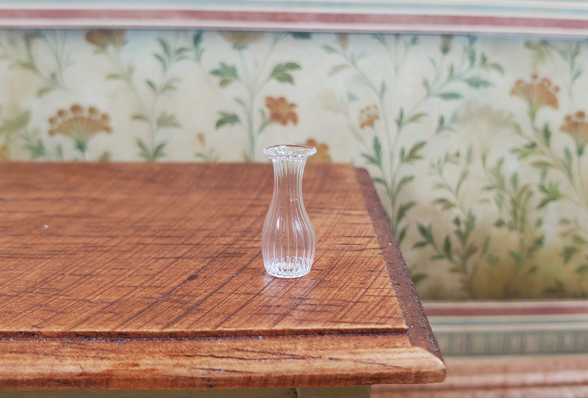 Dollhouse Ridged Glass Bud Vase 1:12 Scale Miniature Flowers Decoration
