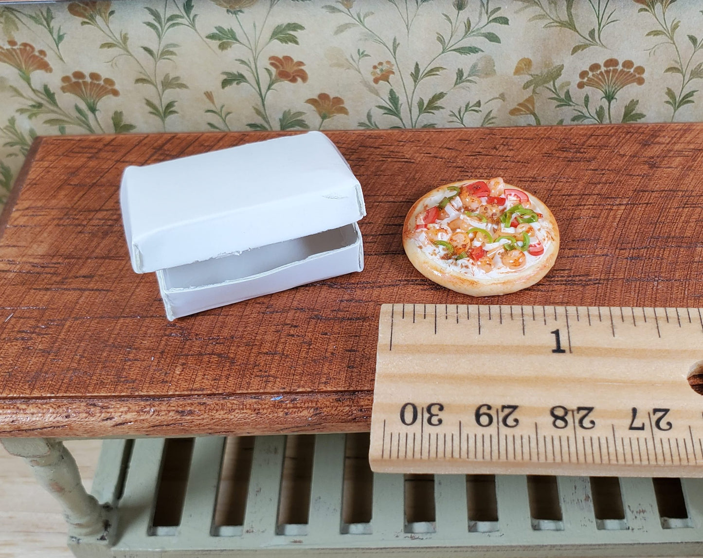Dollhouse The Works Pizza in a Box 1:12 Scale Miniature Food
