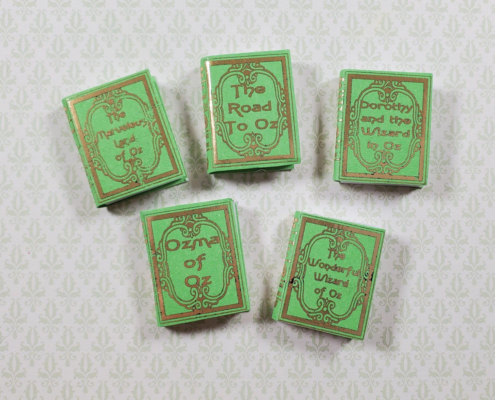 Dollhouse Book Set x5 The Wizard of Oz L Frank Baum 1:12 Scale (blank inside)