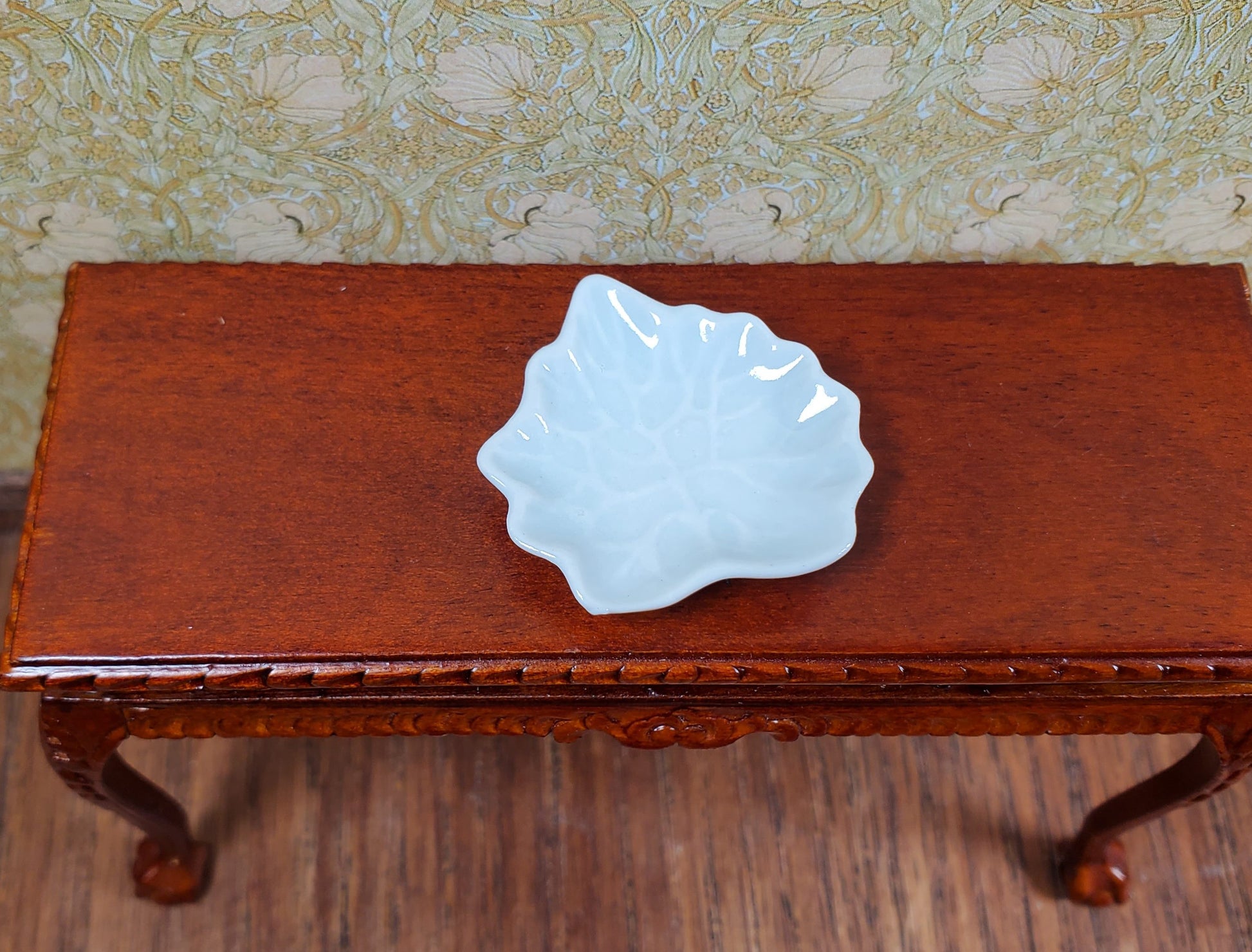 Dollhouse Leaf Shaped Ceramic Serving Platter 1:12 Scale Miniature