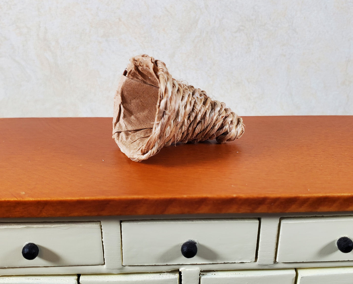 Dollhouse Large Natural Fiber Cornucopia Basket 1:12 Scale Miniature