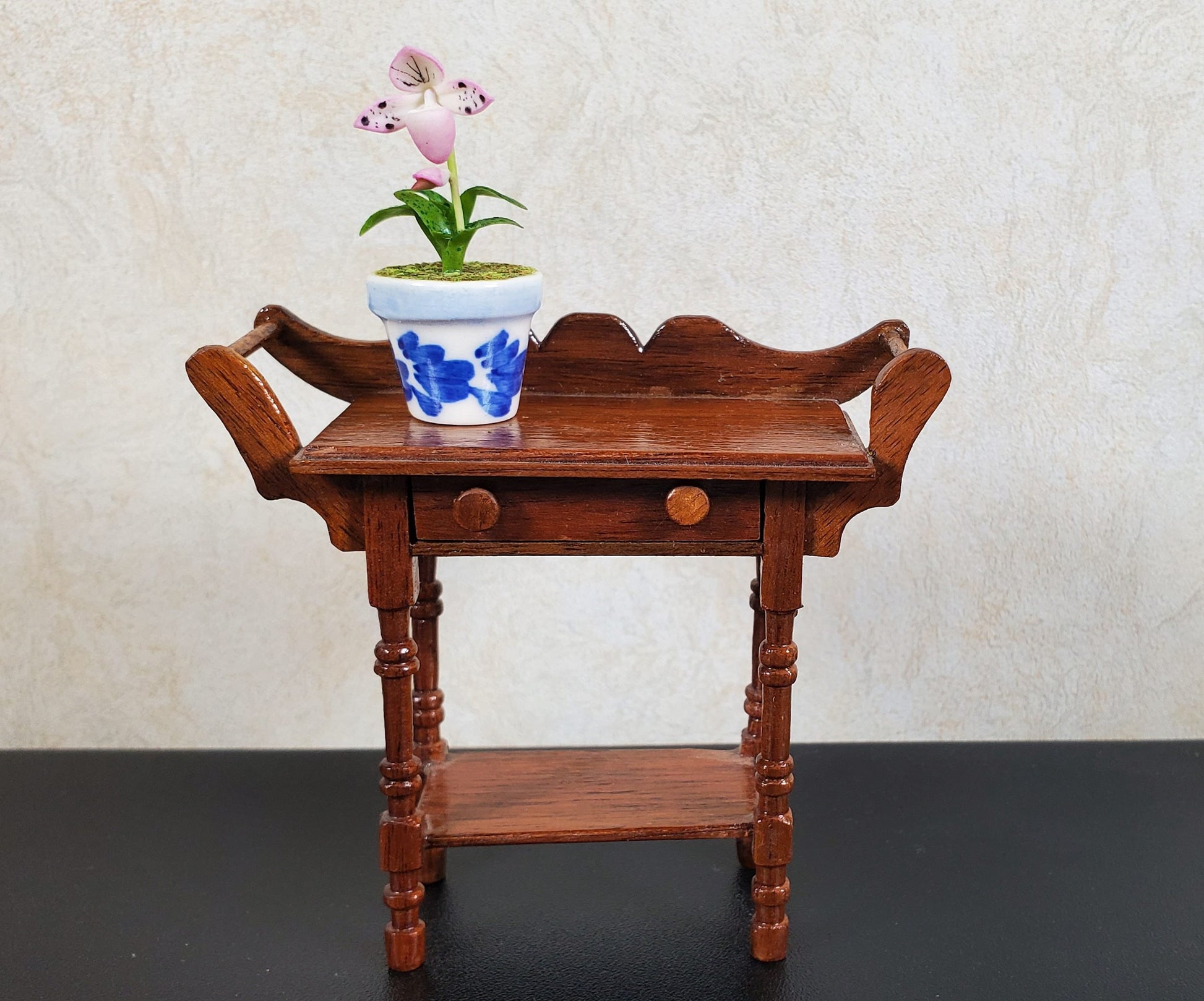 Dollhouse Pink Lady Slipper in a Blue & White Ceramic Pot 1:12 Scale Miniature