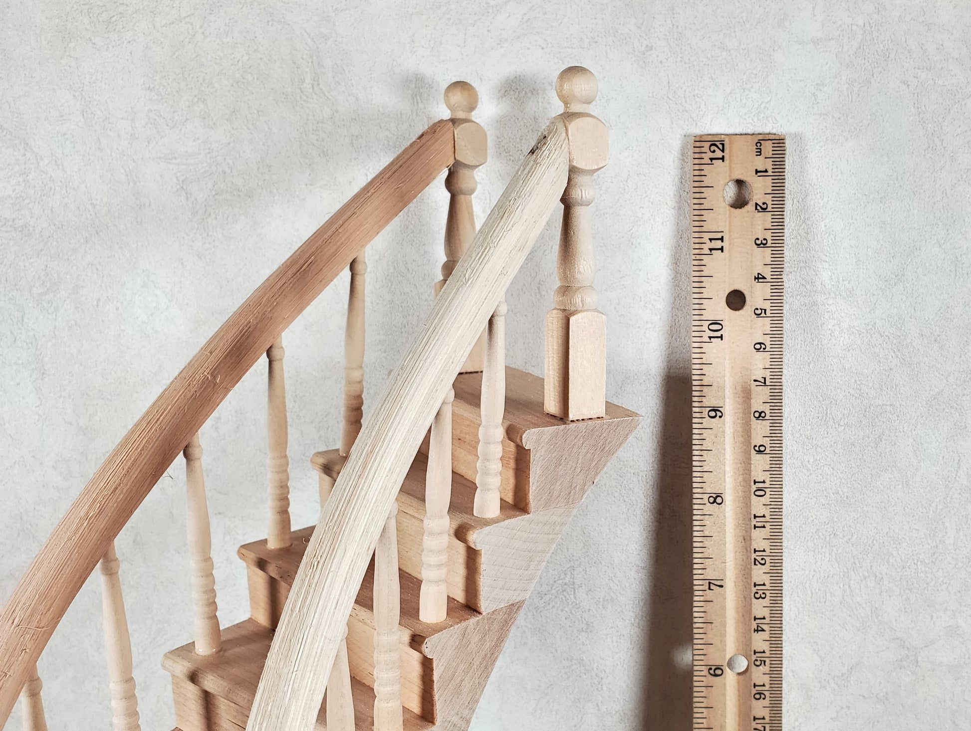 Dollhouse Right Curved Staircase Assembled 1:12 Scale Miniature Stairs Steps