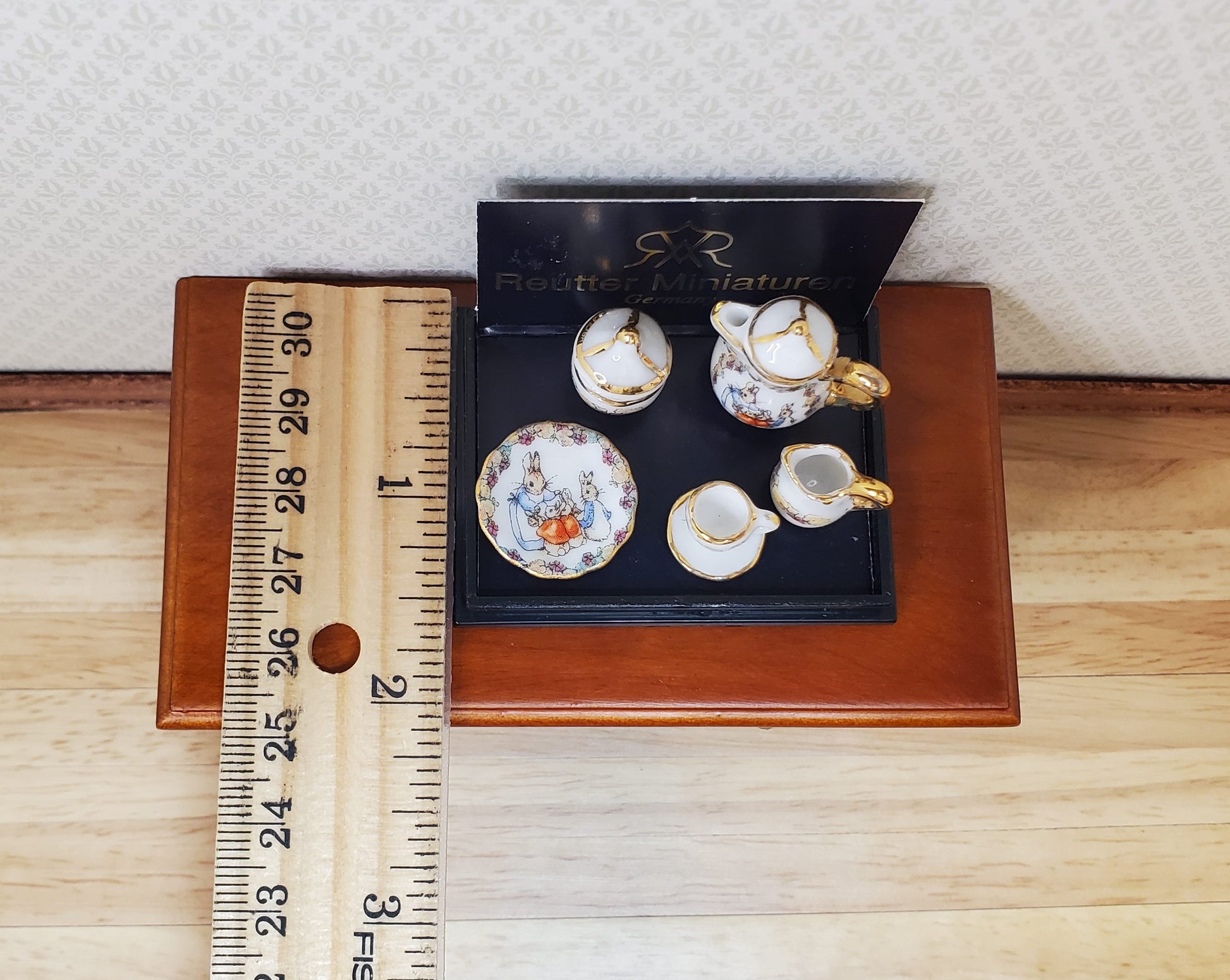 Dollhouse Peter Rabbit Coffee for 1 Set Reutter Porcelain 1:12 Scale Miniatures