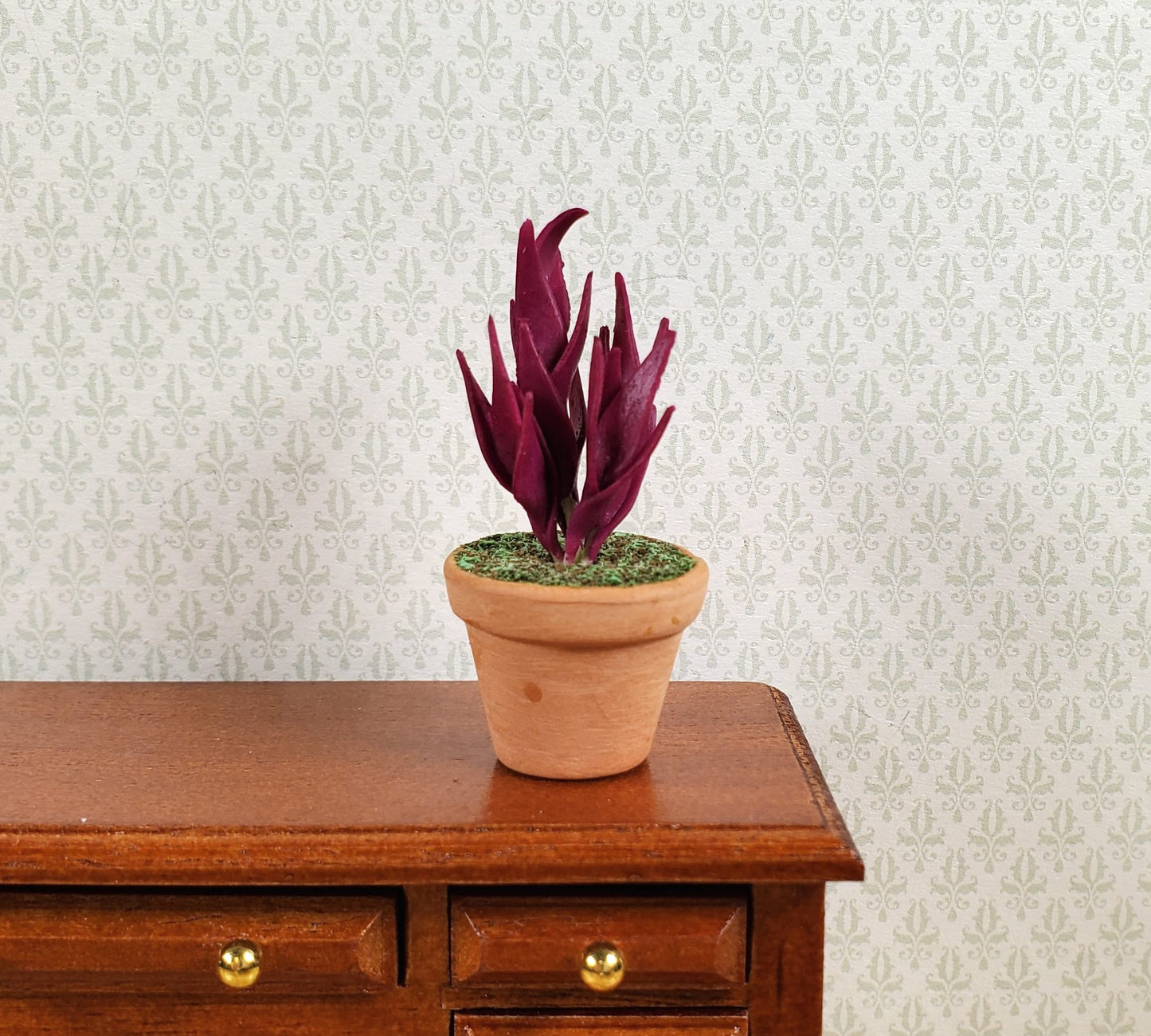 Dollhouse Twisted Sister Purple Plant in a Terra Cotta Pot 1:12 Scale Miniature