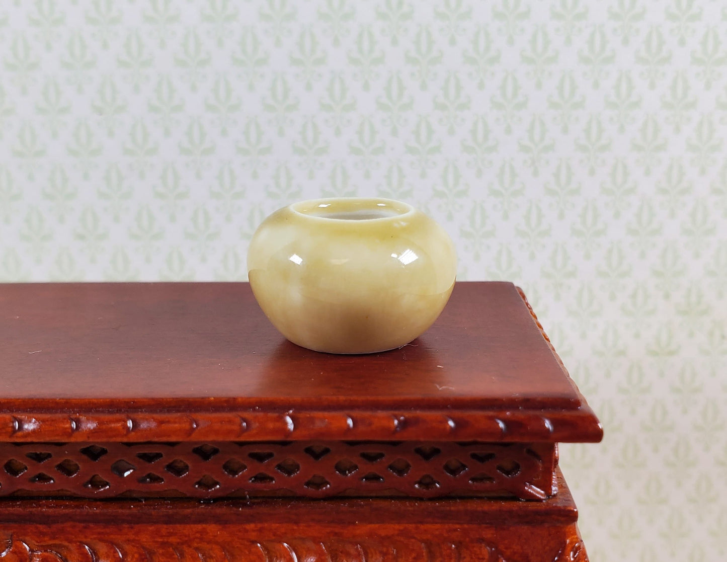 Dollhouse Small Light Brown Round Ceramic Vase 1:12 Scale Miniature