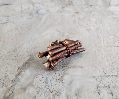 Dollhouse Small Kindling Bundle Logs for Fireplace Firewood 1:12 Scale Miniatures