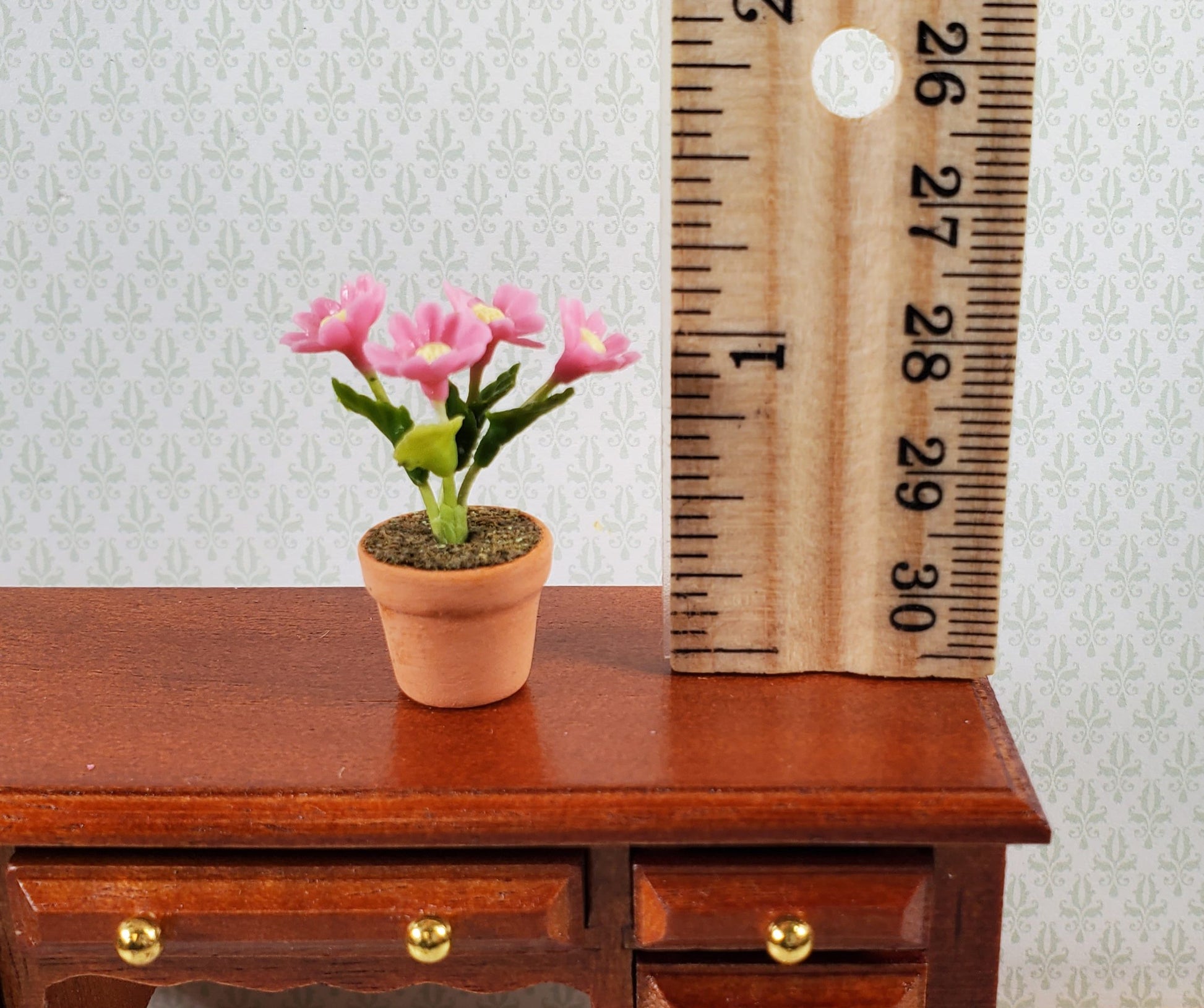 Dollhouse Potted Flowers Pink Daisy Plant 1:12 Scale Houseplant Garden in Terra Cotta Pot