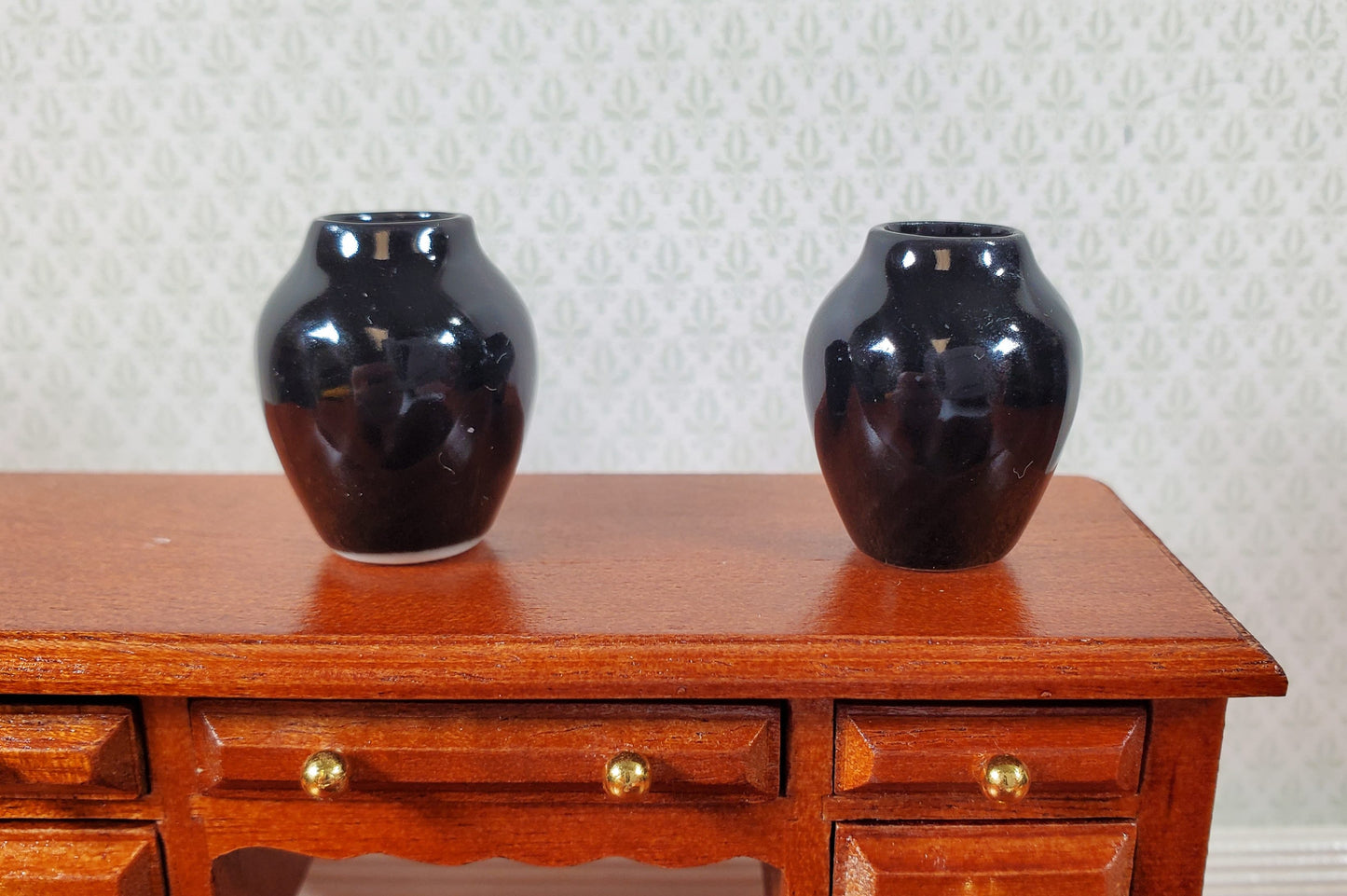 Dollhouse Black Ceramic Vase Set of 2 1:12 Scale Miniature