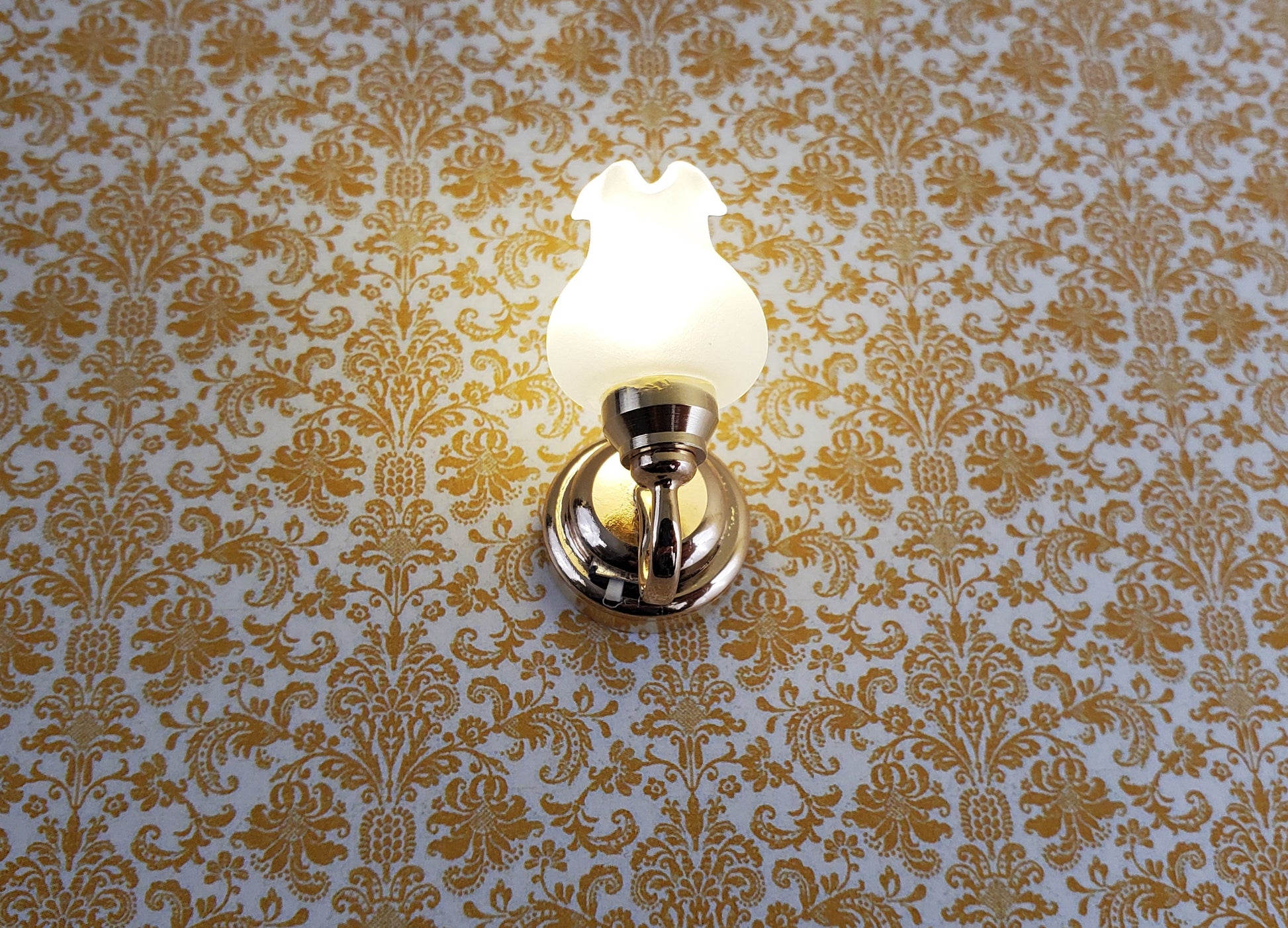 Dollhouse Battery Light Single Tulip Sconce Wand Operated 1:12 Scale Miniature