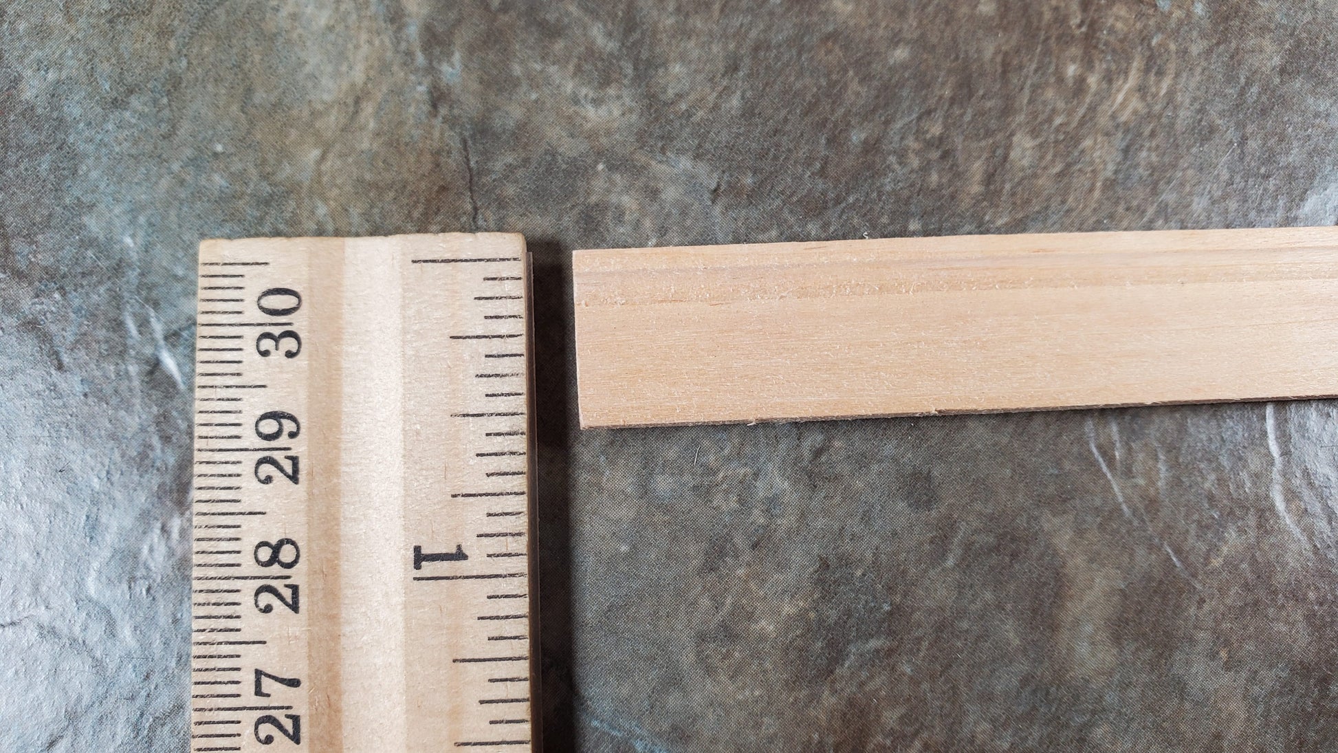 Dollhouse Baseboard Molding 9/16" x 18" long 5 pcs 1:12 Scale Miniature Skirting