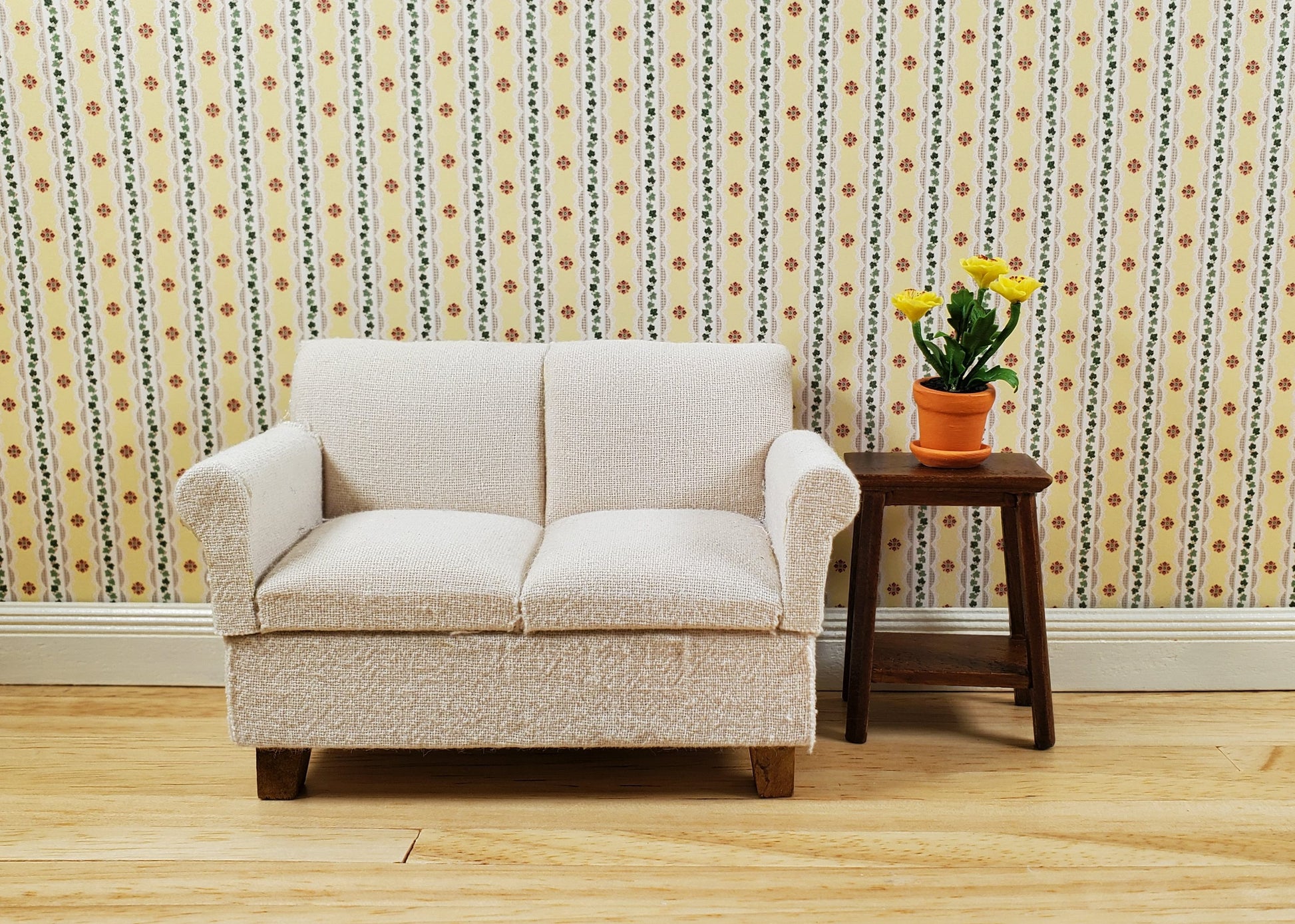 Dollhouse Wallpaper Ivy & Ribbons Pale Yellow Bradbury & Bradbury 1:12 Scale