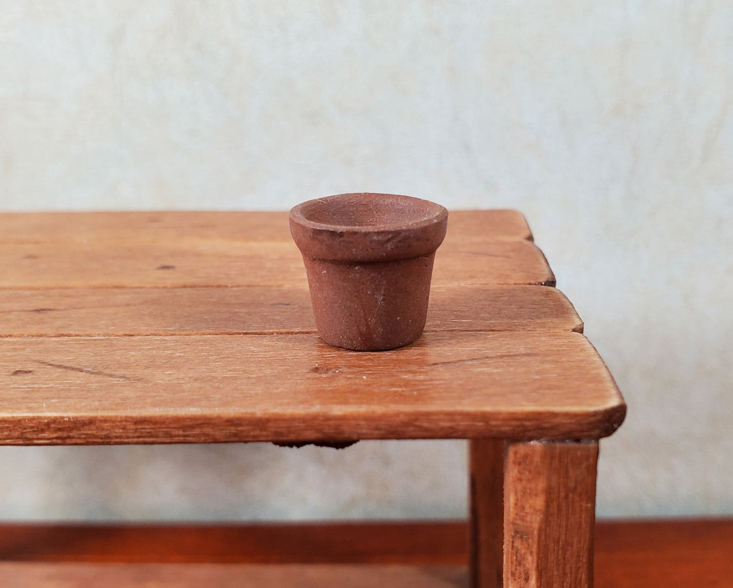 Dollhouse Small Darker Color Terra Cotta Pot 1:12 Scale Miniature