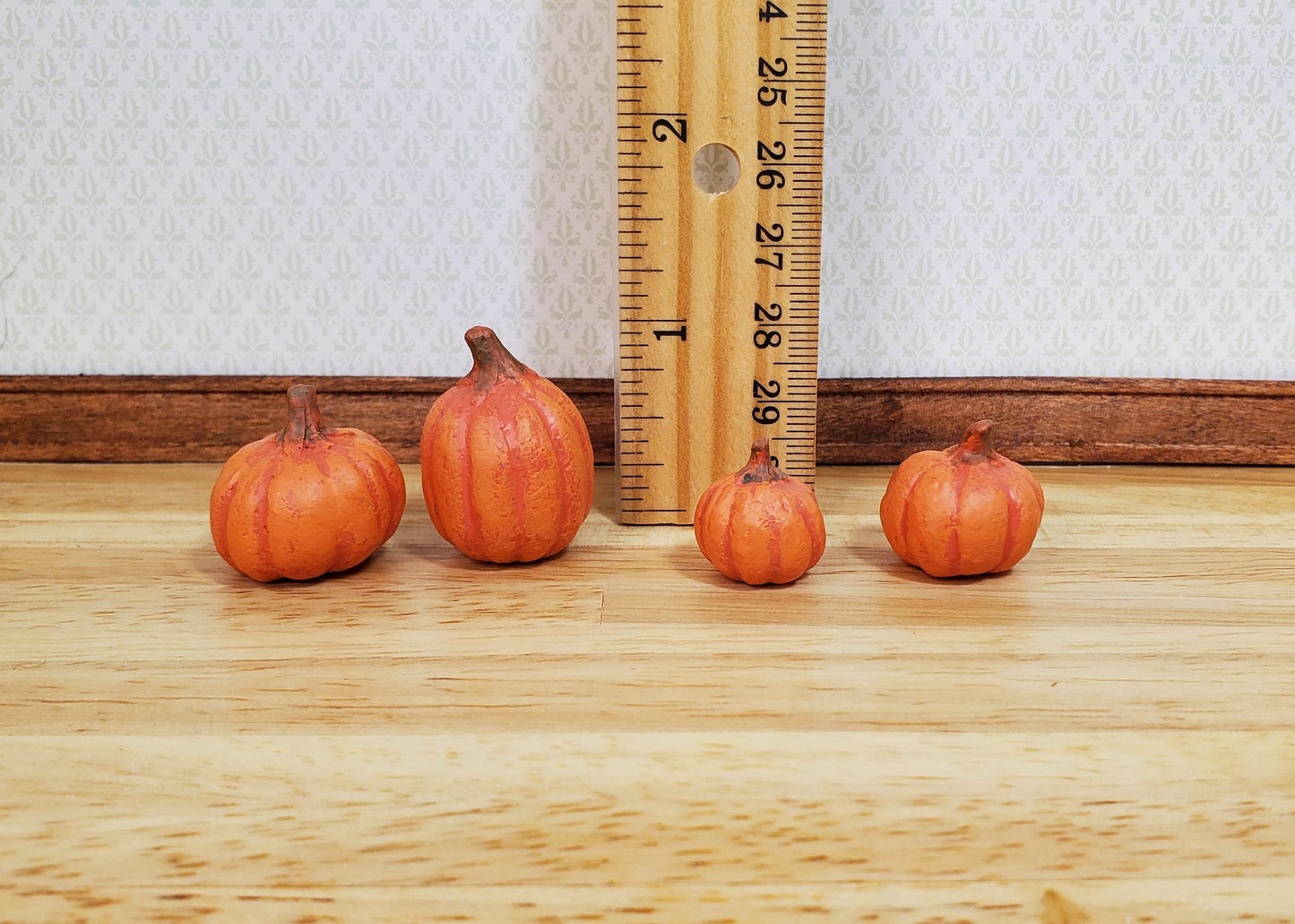 Dollhouse Pumpkins x4 Assorted 1:12 Scale Miniatures Halloween Fall Decor