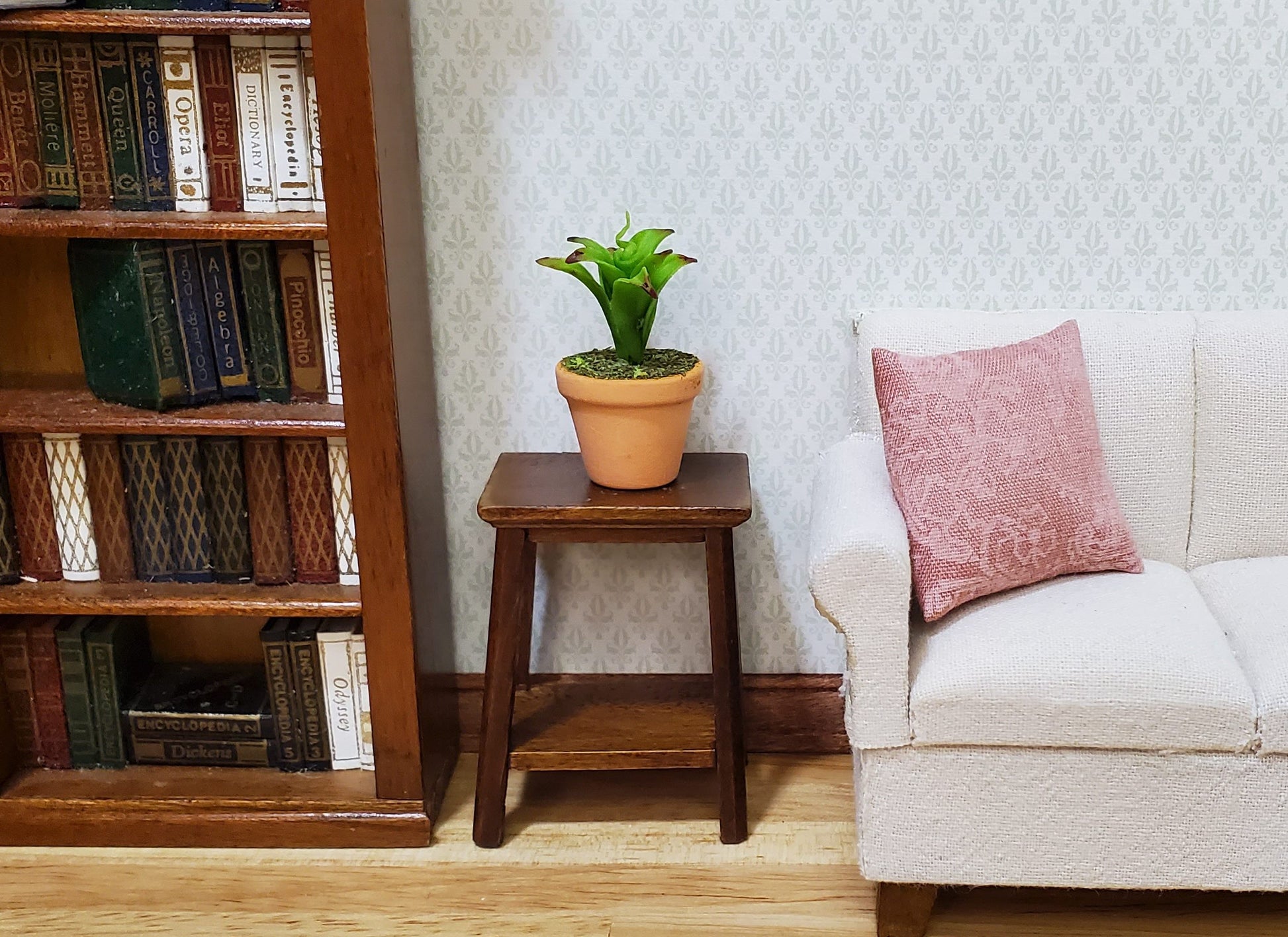 Dollhouse Plant Red Tipped Bromeliad 1:12 Scale Miniature Houseplant