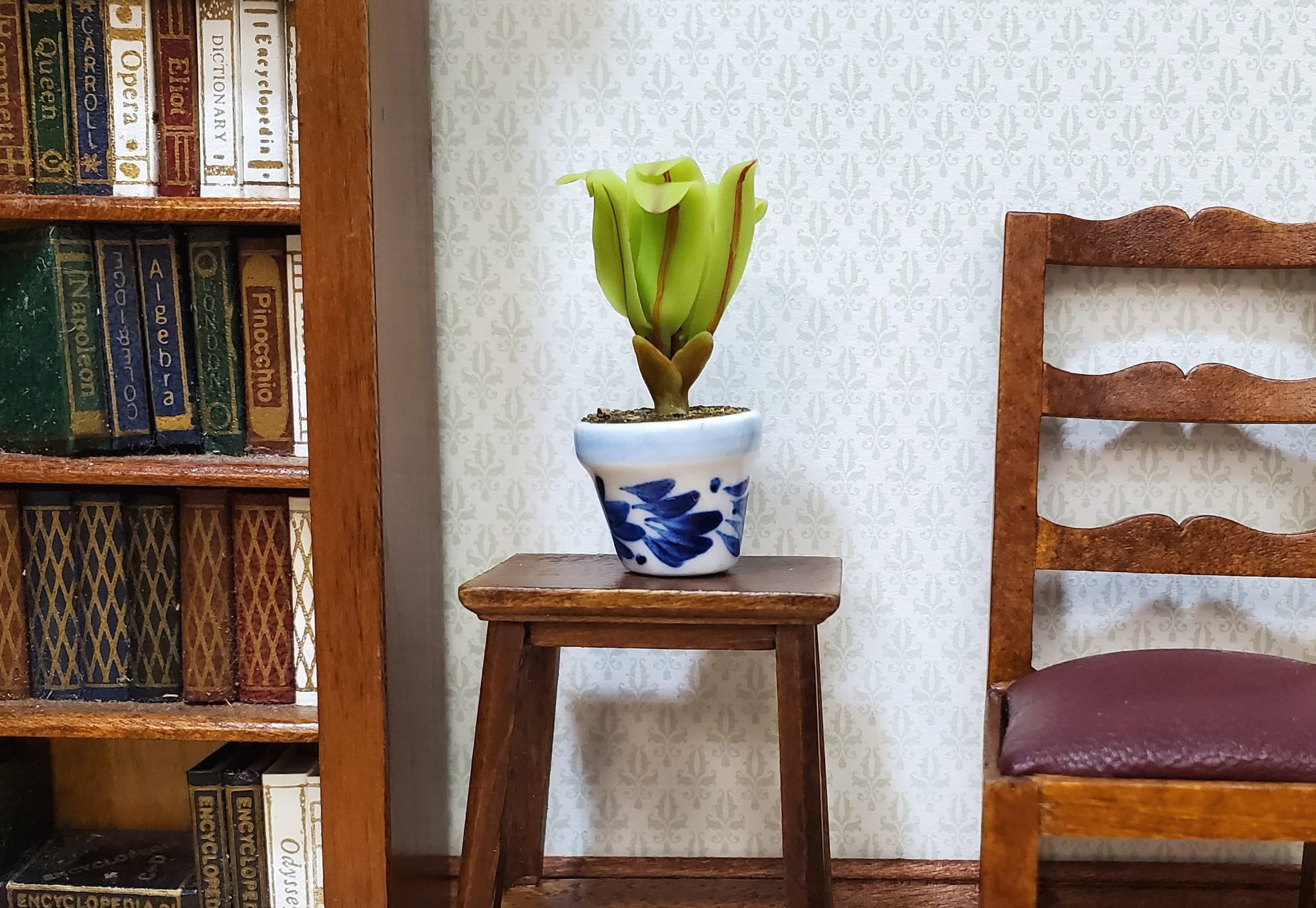Dollhouse Broadleaf Fern in Blue & White Ceramic Pot 1:12 Scale