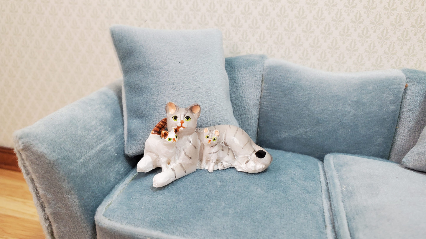Dollhouse Gray Tabby Cat with Kittens Momma with Babies 1:12 Scale Miniature Pet