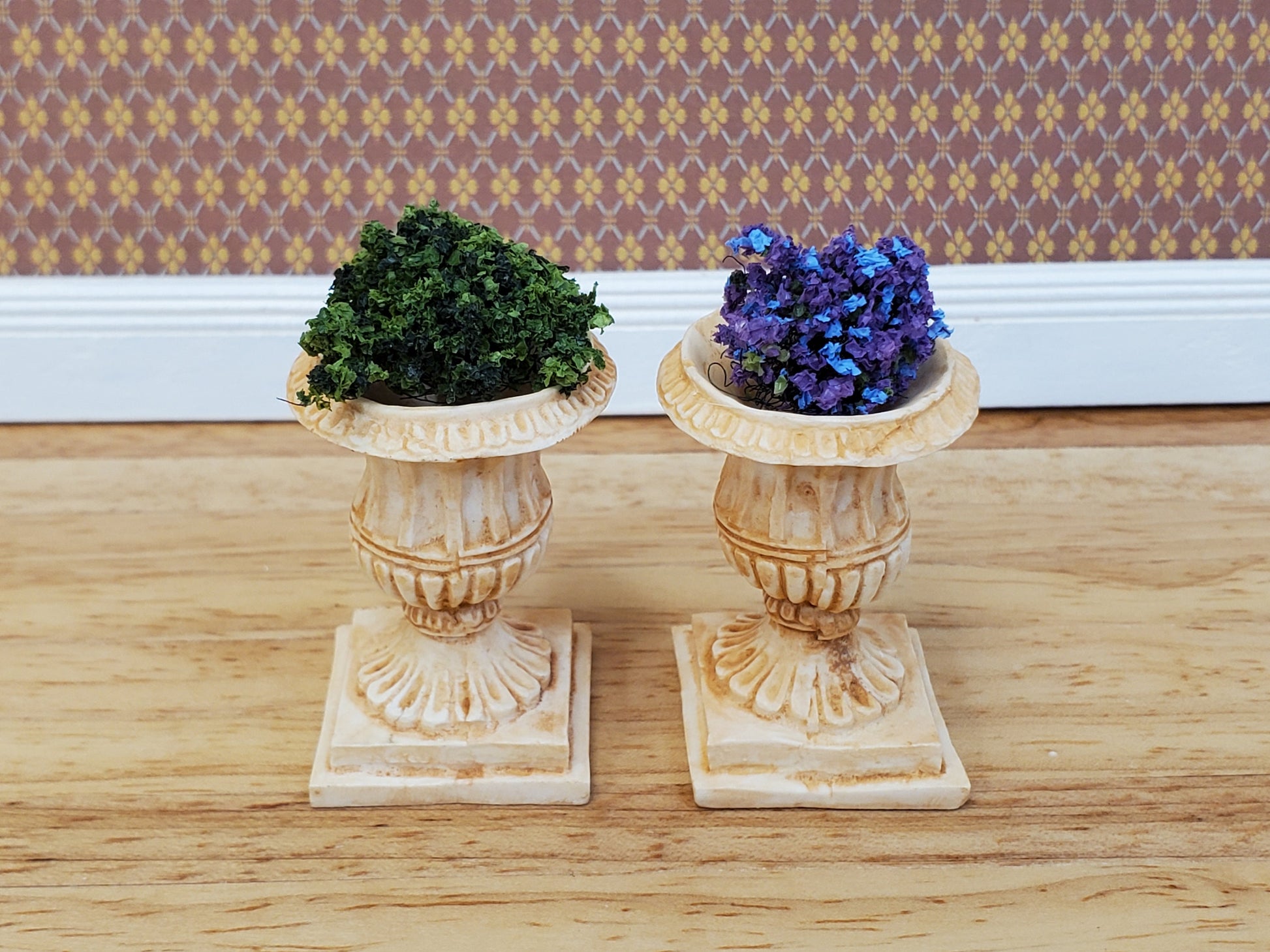 Dollhouse Urn Planter Set of 2 Cast Resin 1:12 Scale Tan A1441TN by Falcon