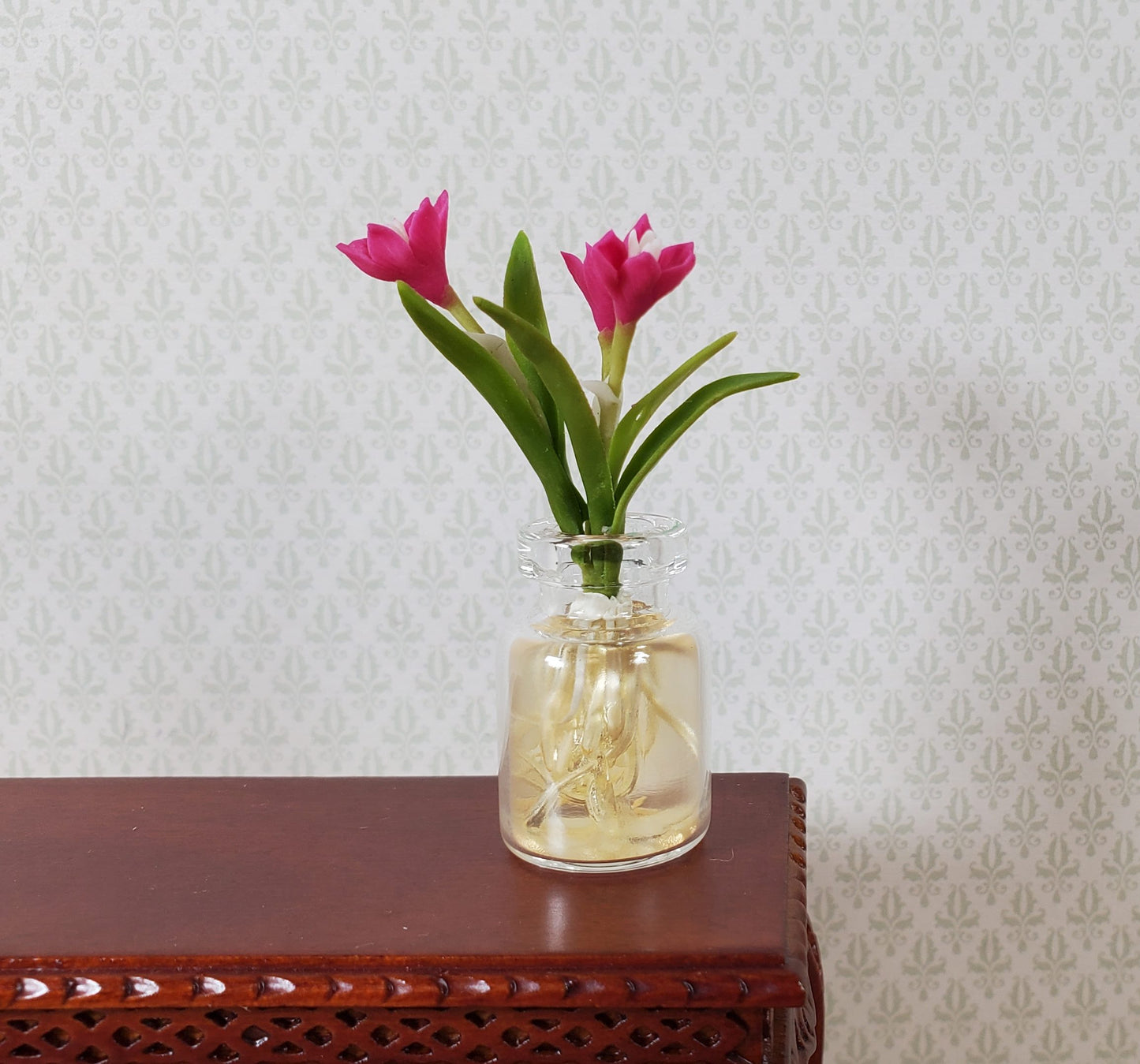 Dollhouse Magenta Tulip Bulbs in a Clear Glass Jar 1:12 Scale Miniature