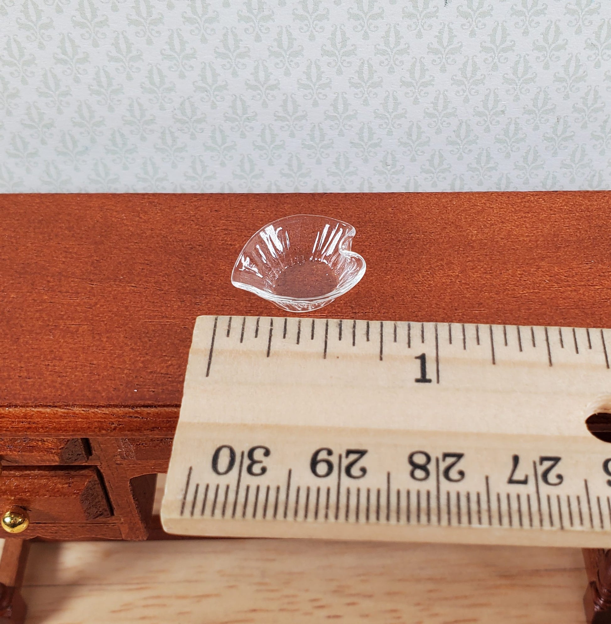 Dollhouse Heart Shaped Candy Bowl Glass 1:12 Scale Miniature Decor