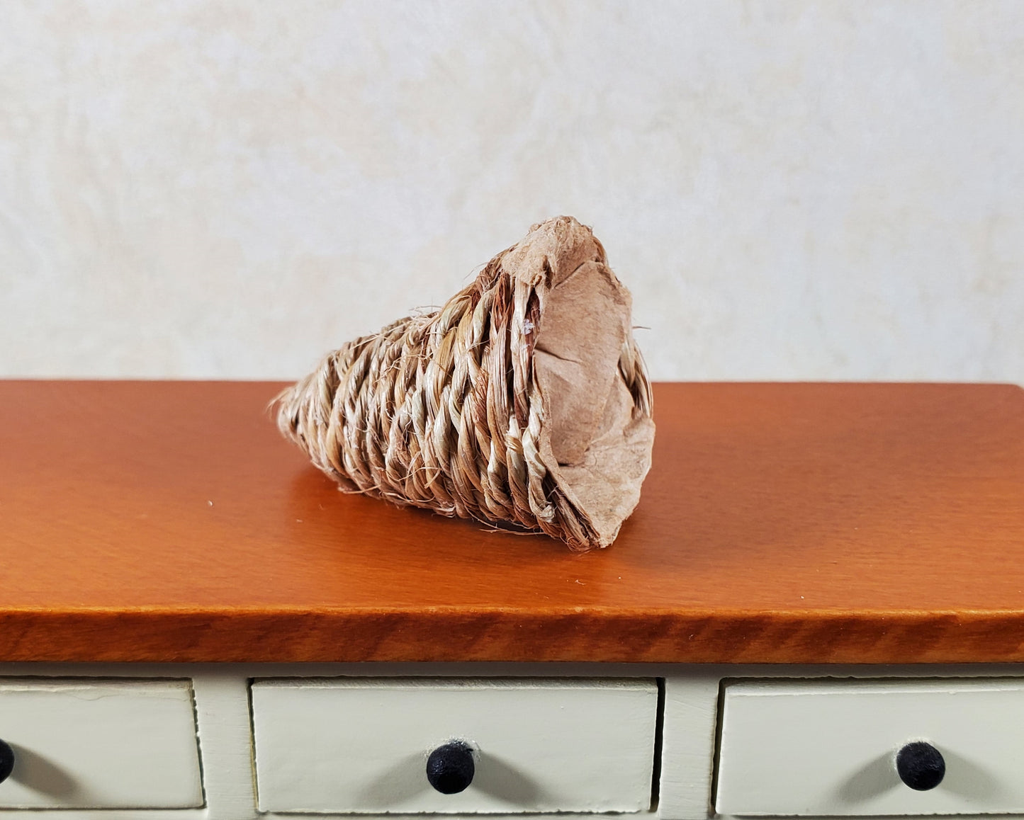 Dollhouse Large Natural Fiber Cornucopia Basket 1:12 Scale Miniature