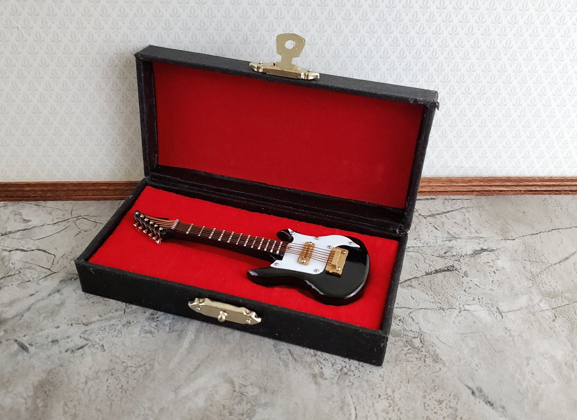 Miniature Ibanez Electric Guitar 4" Instrument Prop Model Black & White w/Case