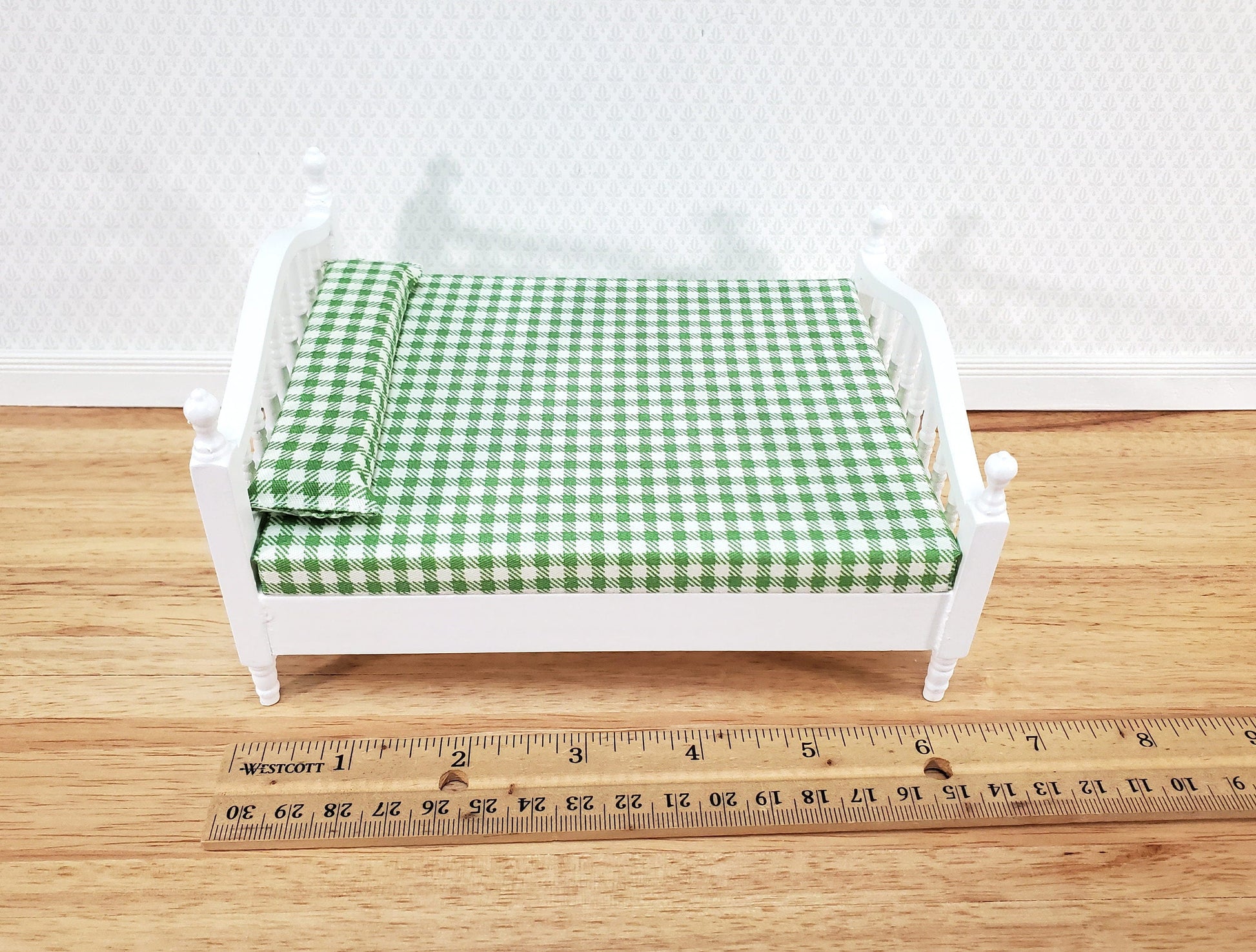 Dollhouse Double Bed Spindles with Mattress White Finish 1:12 Scale Miniature Furniture