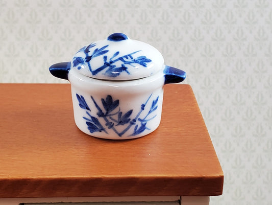 Dollhouse Stock Pot for Soup Ceramic with Lid Blue & White 1:12 Scale Miniatures