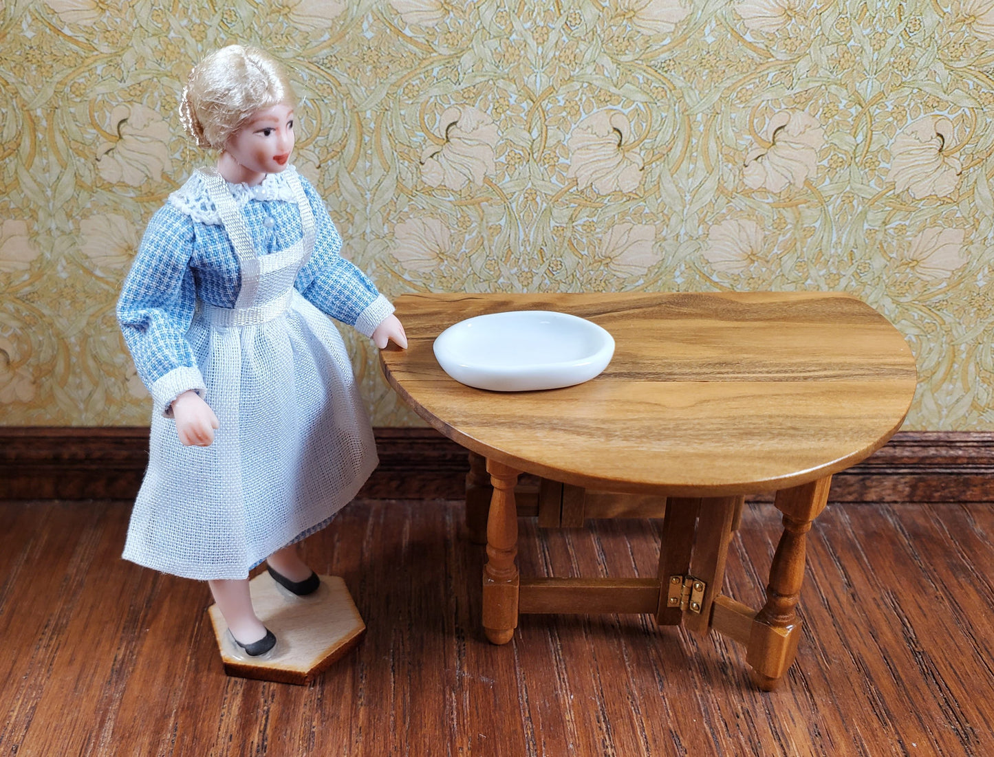 Dollhouse Small Oval White Ceramic Platter 1:24 Scale Miniature