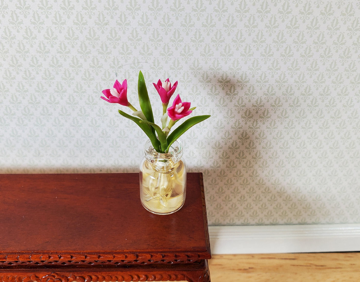 Dollhouse Magenta Tulip Bulbs in a Clear Glass Jar 1:12 Scale Miniature