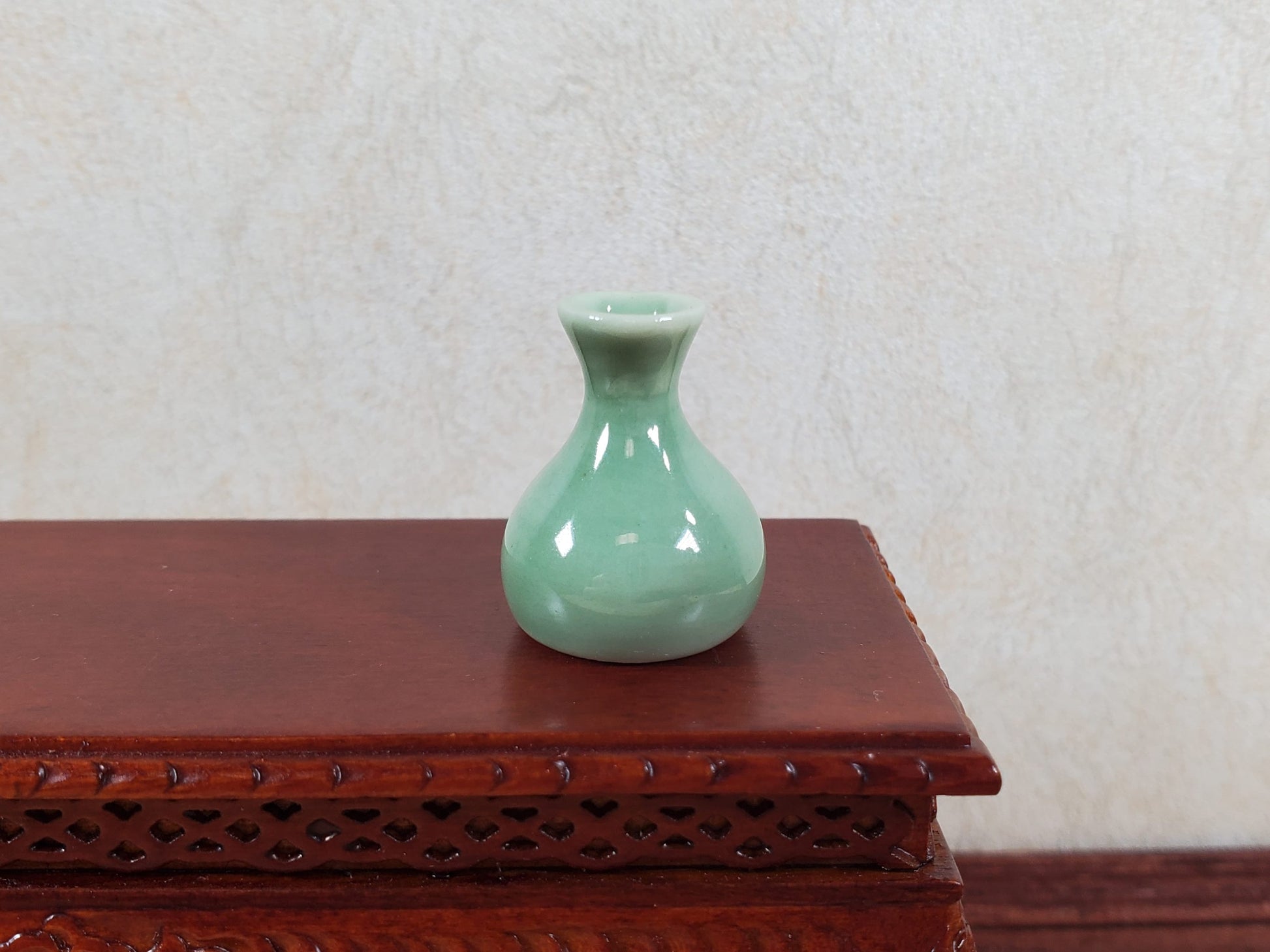Dollhouse Small Light Green Ceramic Vase or Jar 1:12 Scale Miniature
