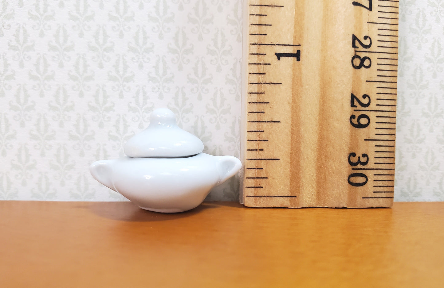 Dollhouse Small Ceramic Pot White with Handles and Lid 1:12 Scale Miniature Dish
