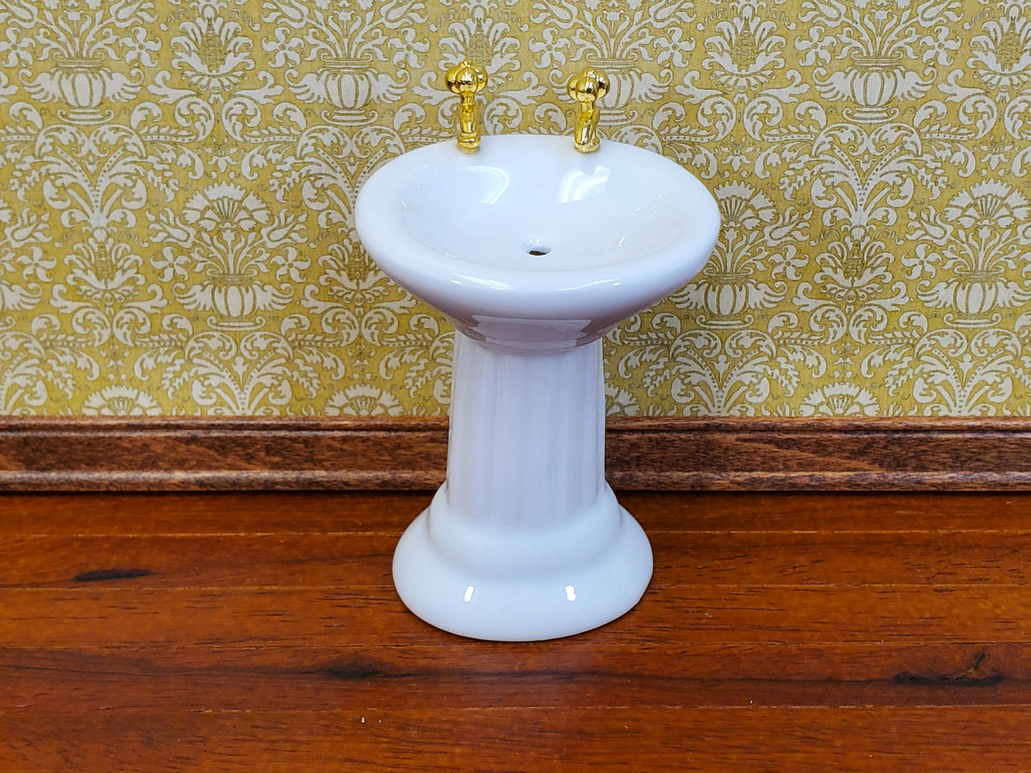 Dollhouse Pedestal Sink Bathroom White Ceramic Gold Faucets 1:12 Scale Miniature