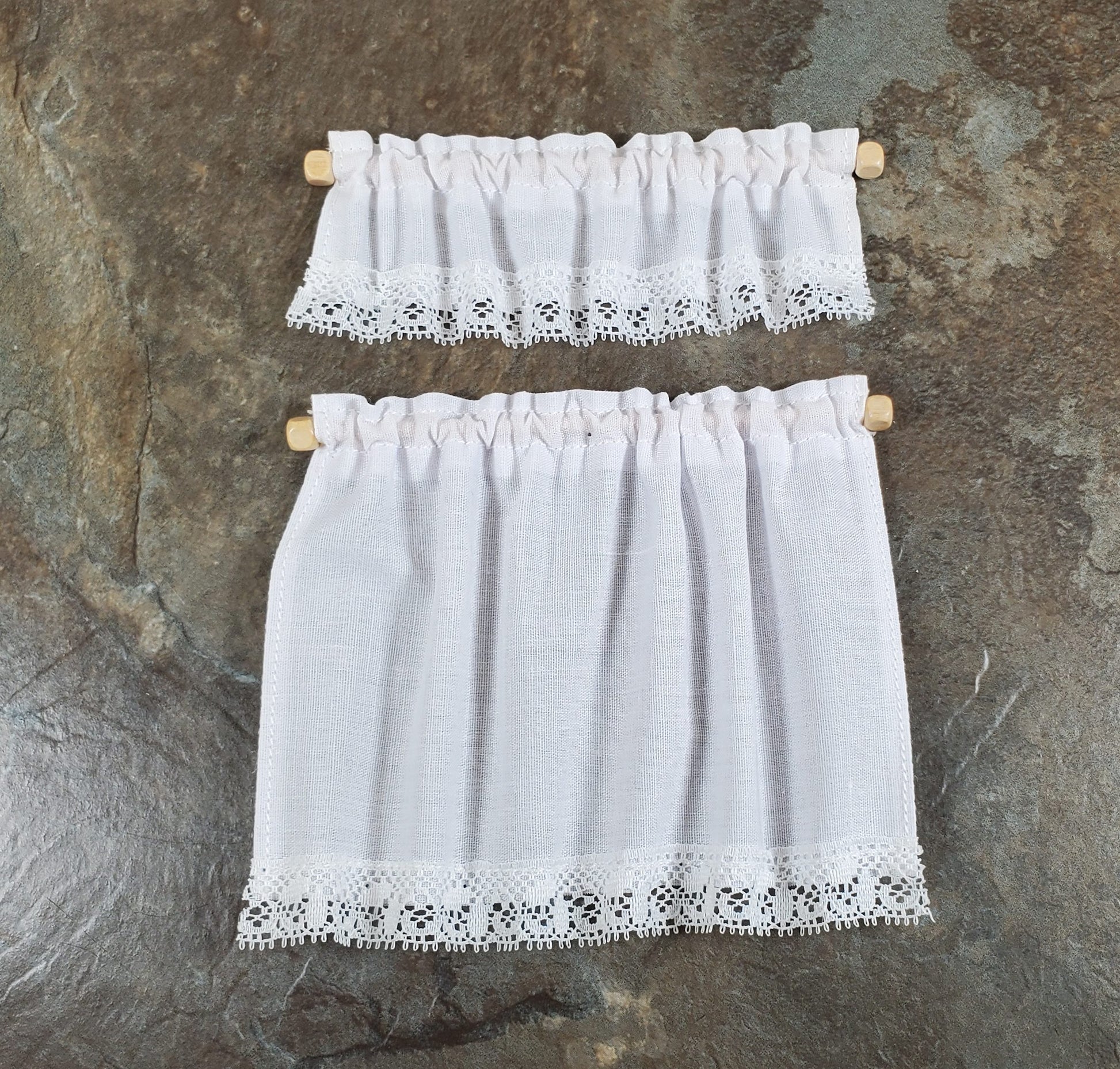 Dollhouse White Fabric Curtains & Valance Curtain Rod 1:12 Scale Miniature