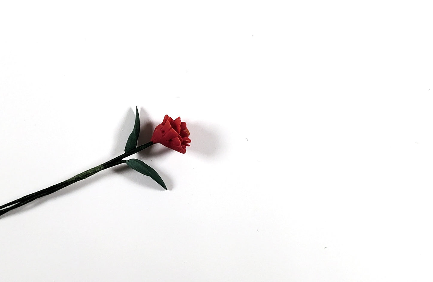 Dollhouse Red Zinnia Single Long Stem with Foliage 1:12 Scale Miniature