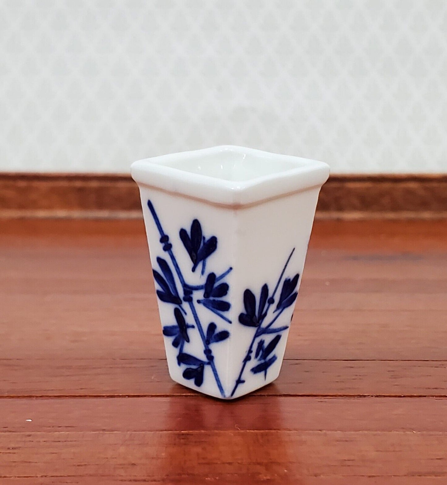Dollhouse Blue & White Decorative Vase for Flowers Square 1:12 Scale Miniature