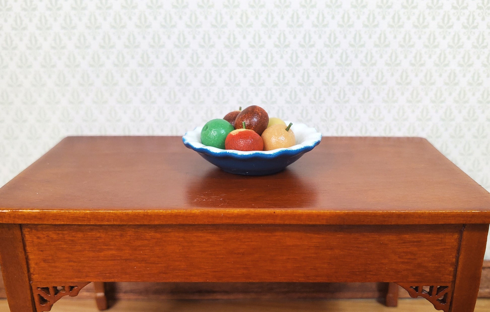 Dollhouse Pie Plate or Bowl Ceramic Blue 1:12 Scale Miniature Kitchen Accessory