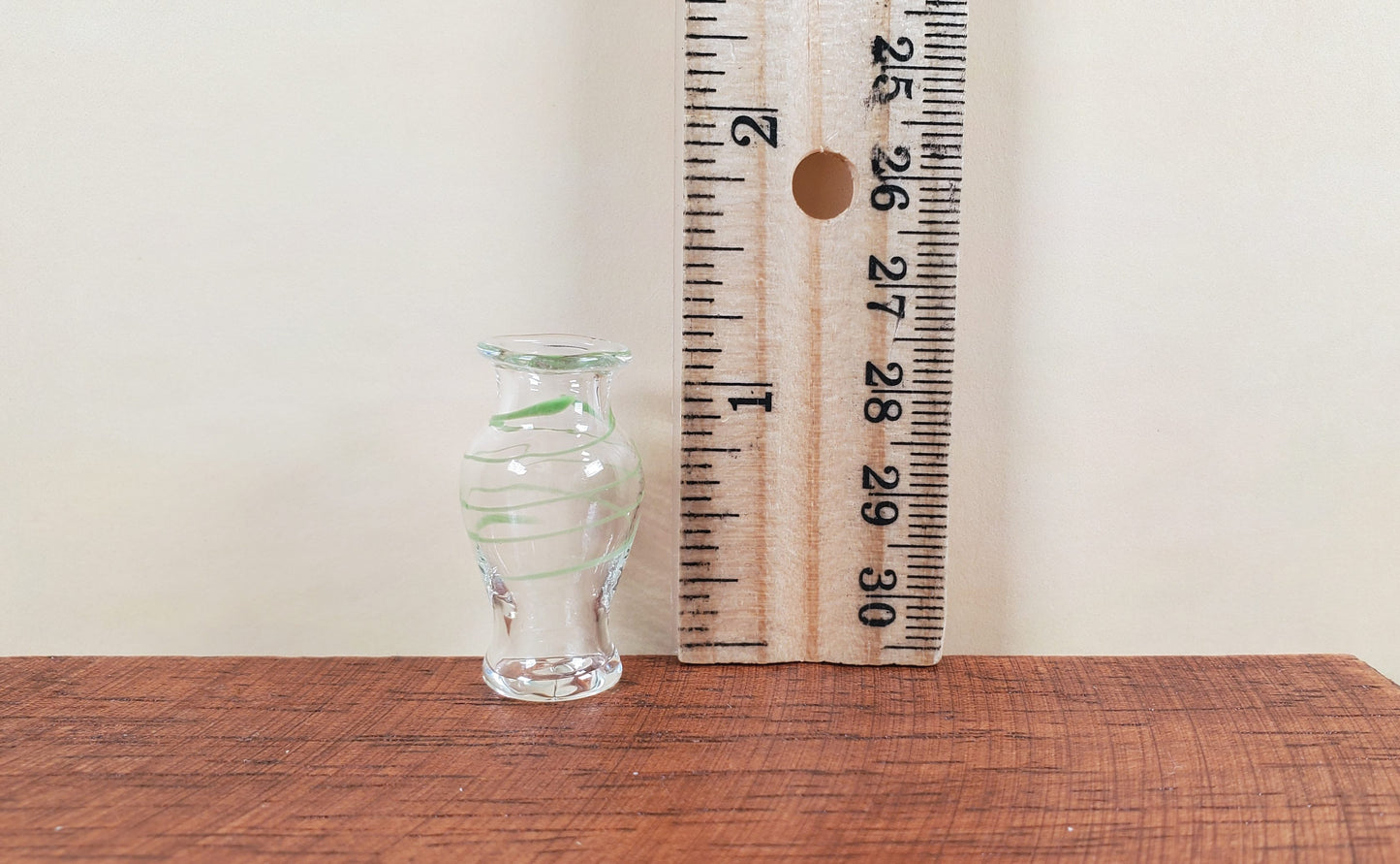 Dollhouse Classic Pedestal Vase Green Swirl 1:12 Scale Glass Miniature Decor