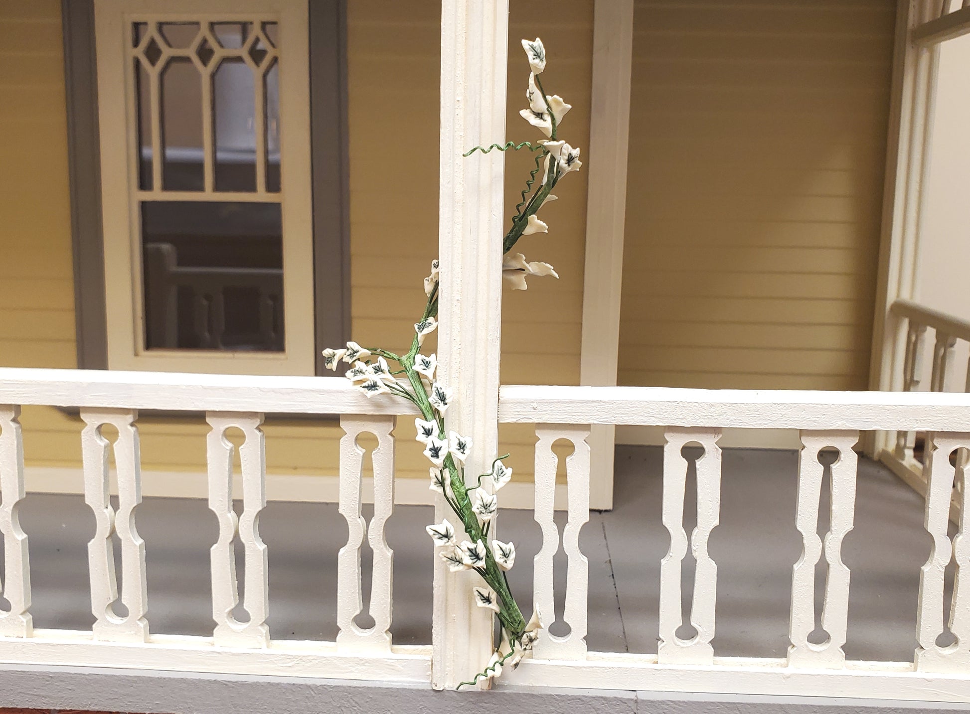 Dollhouse English Ivy Vine 8 Inches Long 1:12 Scale Miniature Garden Plants