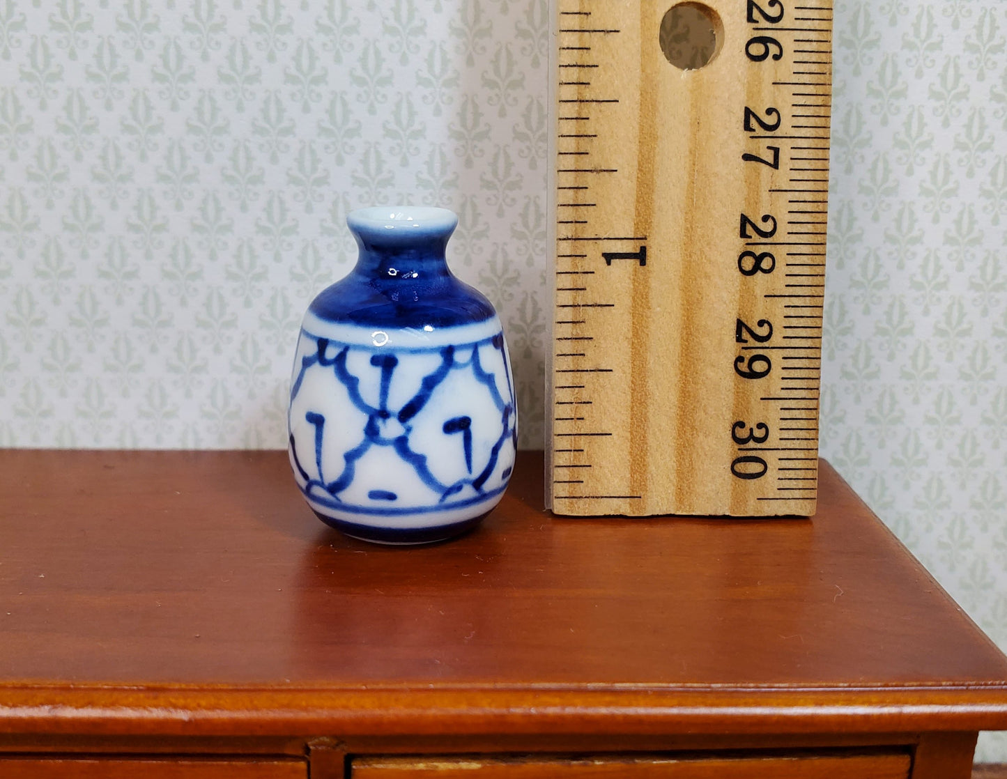 Dollhouse Large Blue & White Decorative Vase Ceramic 1:12 Scale Miniature