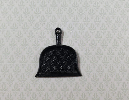 Dollhouse Fancy Dust Pan 1:12 Scale Miniature Painted Metal Cleaning Supplies