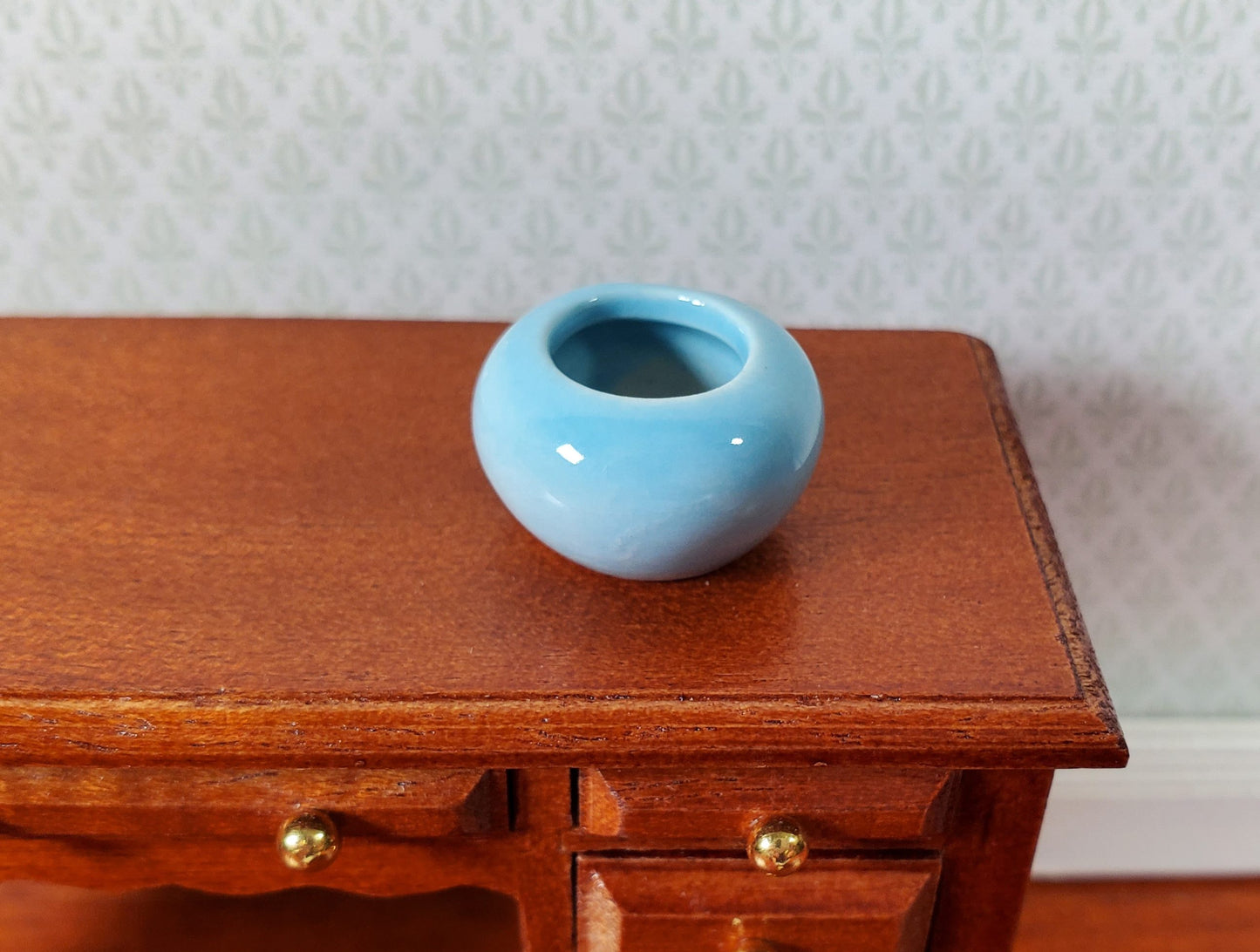 Dollhouse Small Light Blue Ceramic Vase 1:12 Scale Miniature
